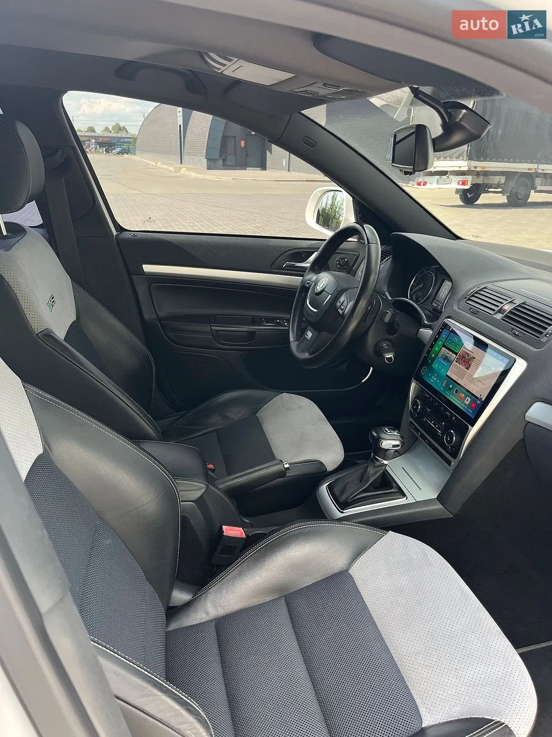 2011 Skoda Octavia - мініатюра 12