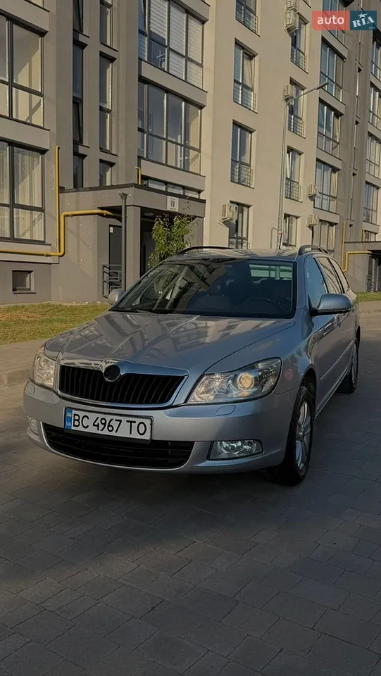 2010 Skoda Octavia - мініатюра 13