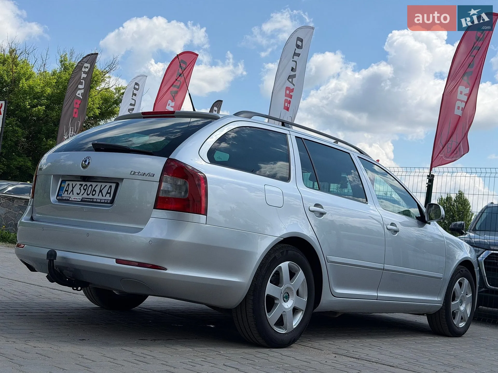 2010 Skoda Octavia - мініатюра 15