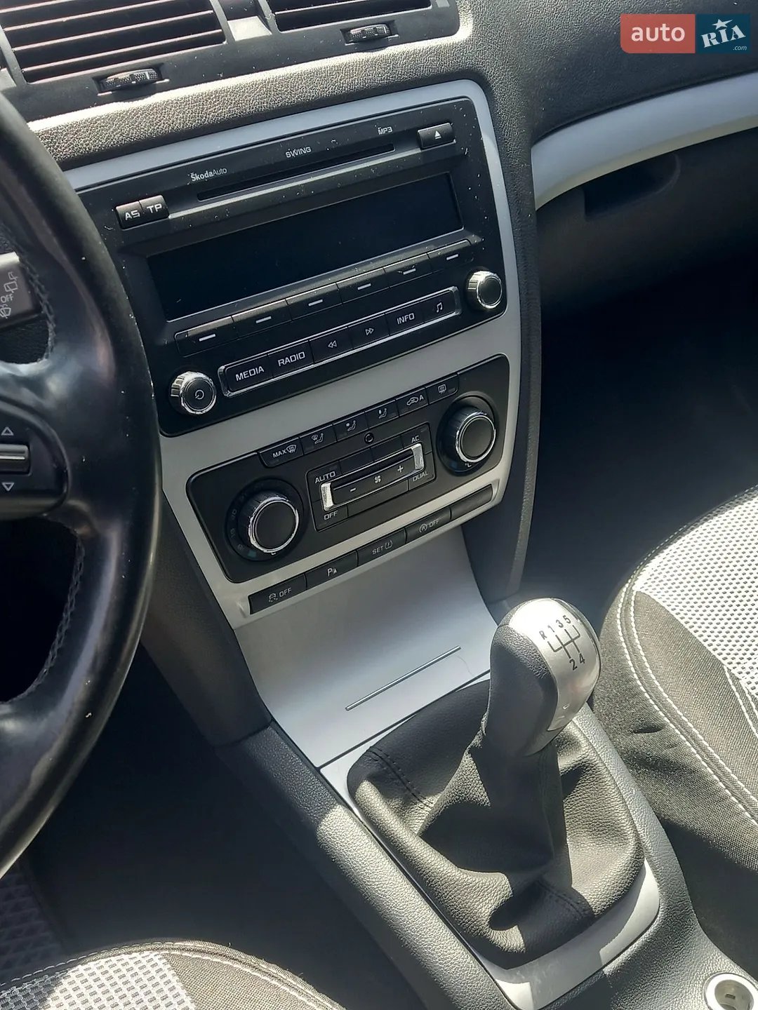 2011 Skoda Octavia - мініатюра 17
