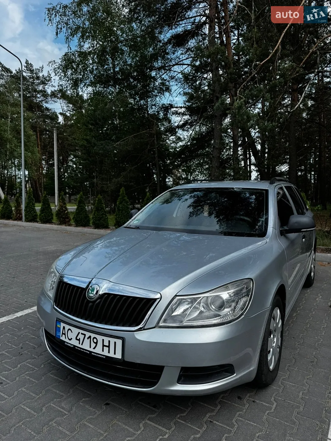 2010 Skoda Octavia - мініатюра 2