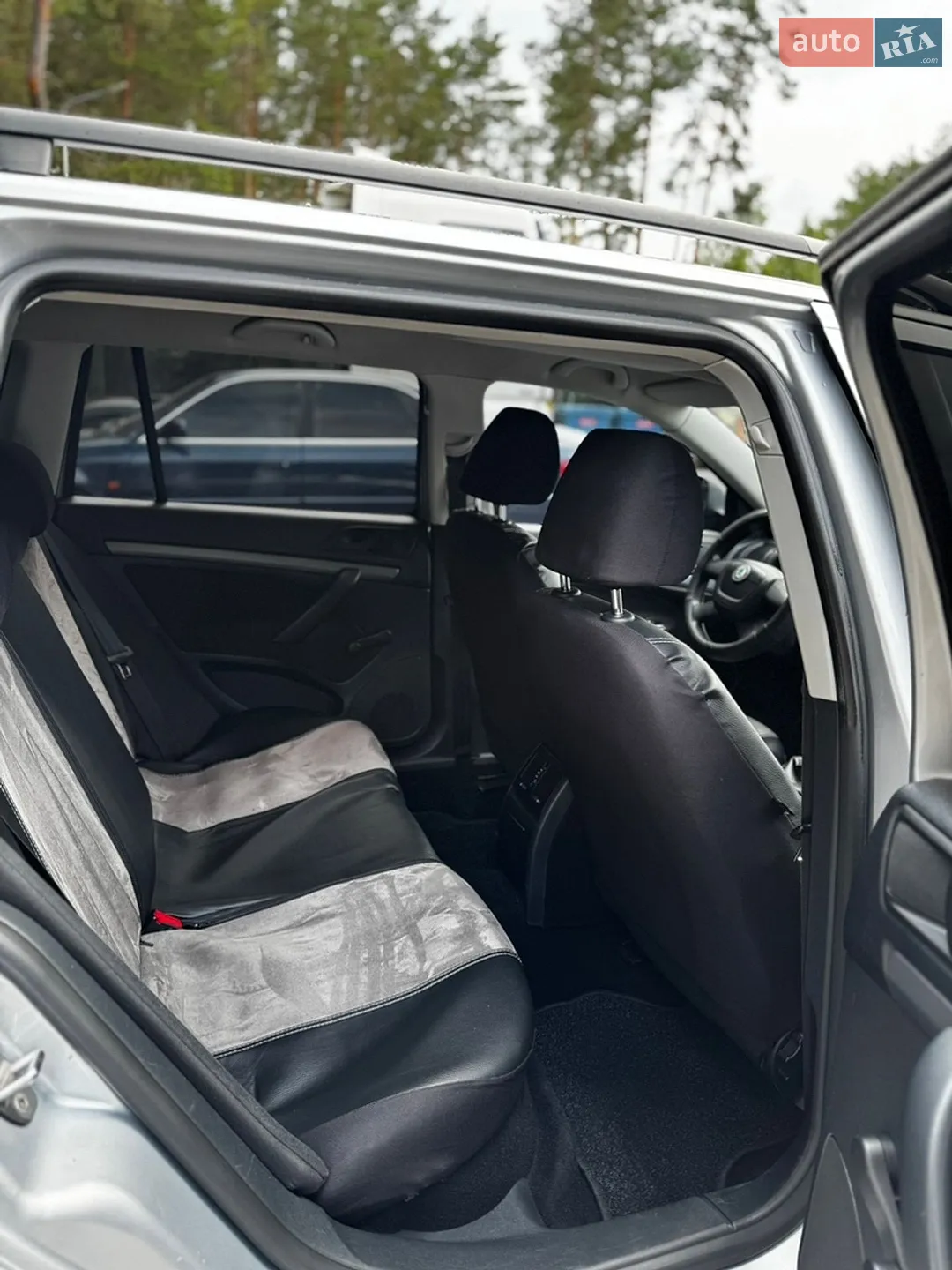 2010 Skoda Octavia - мініатюра 13