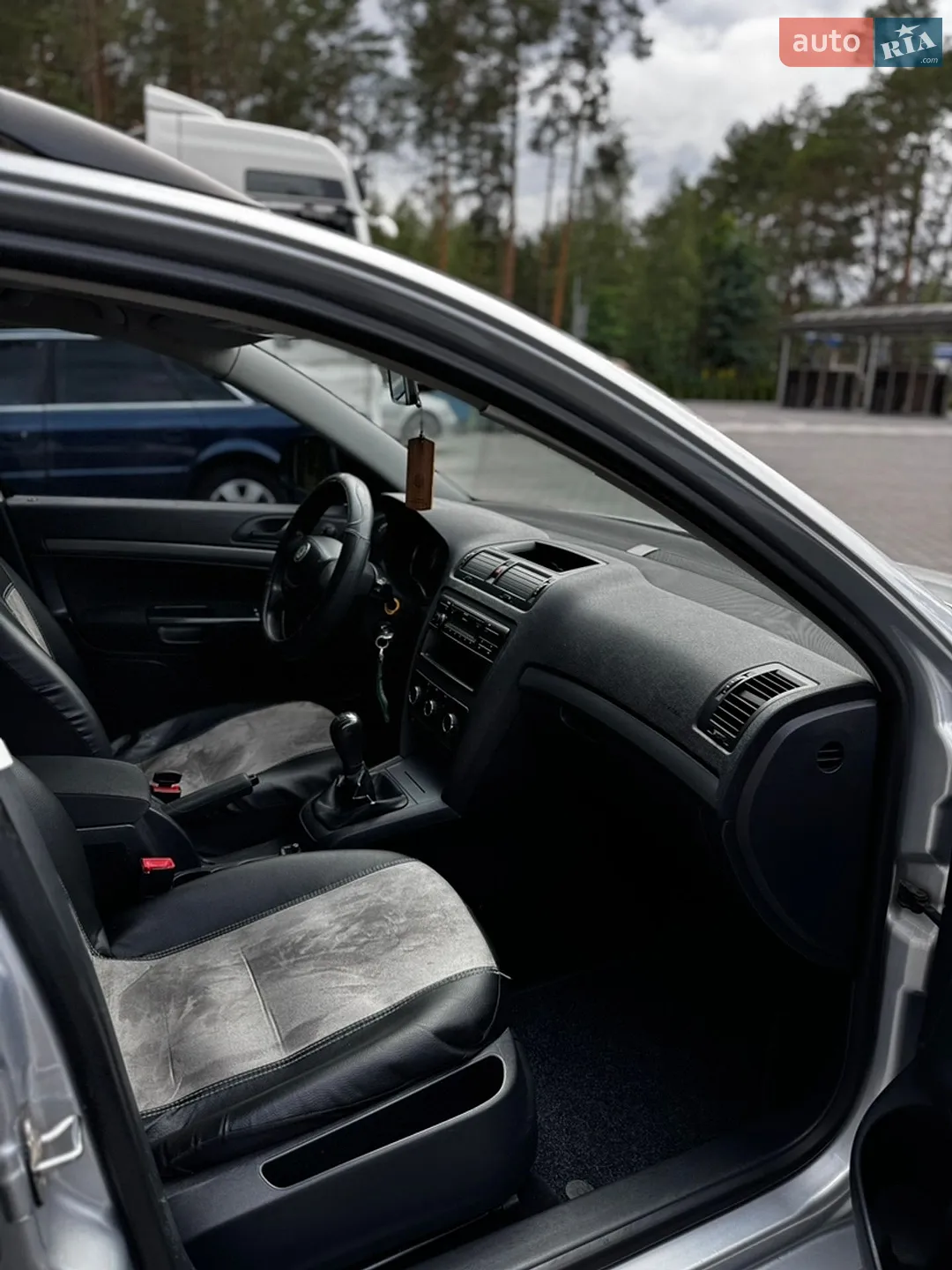 2010 Skoda Octavia - мініатюра 14
