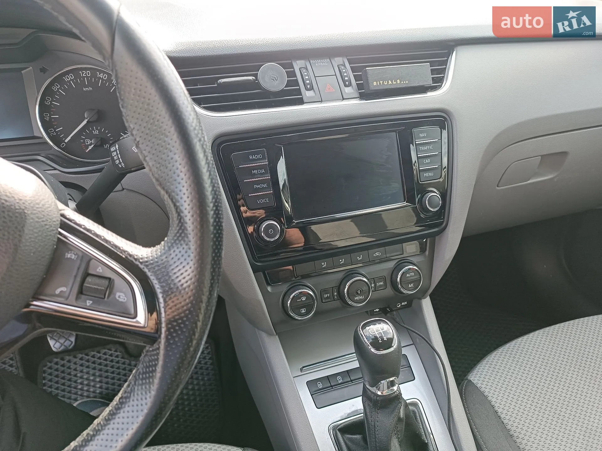 2016 Skoda Octavia - мініатюра 16
