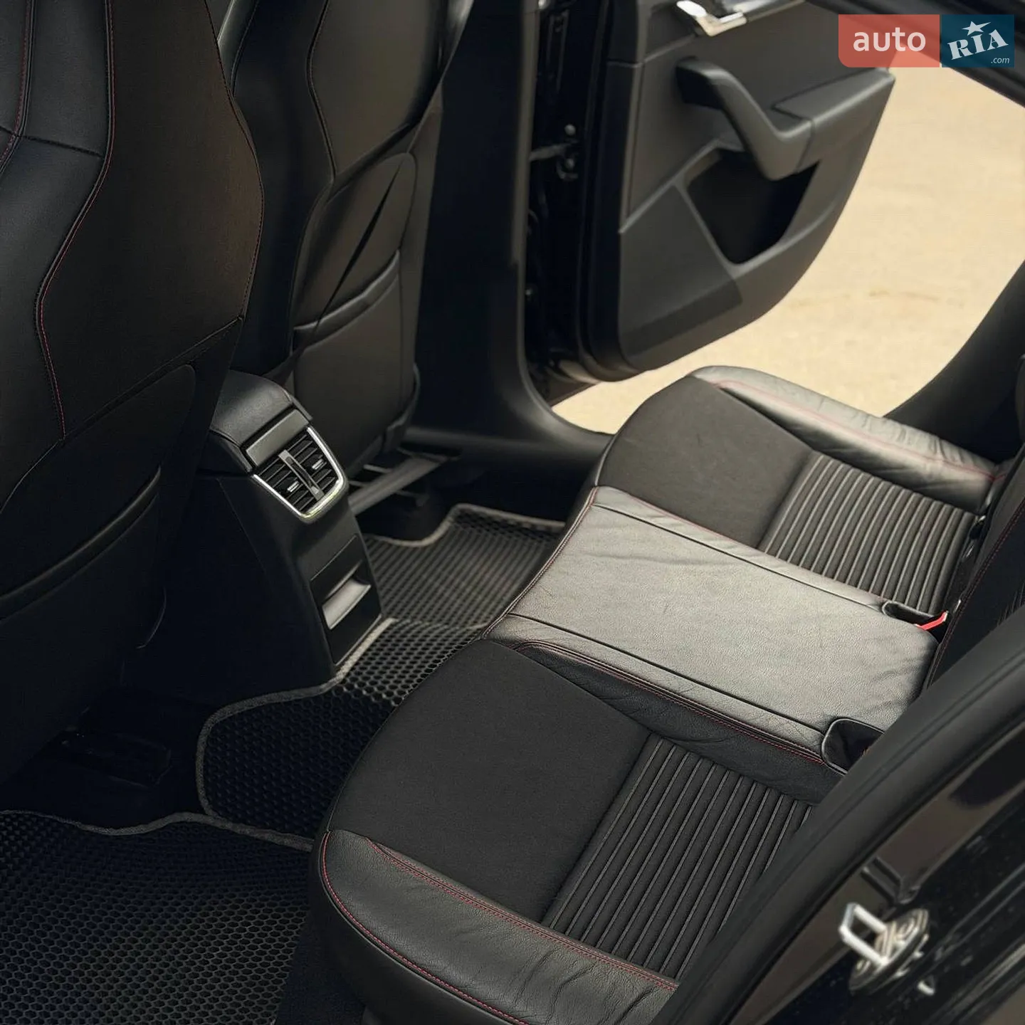 2015 Skoda Octavia - мініатюра 20