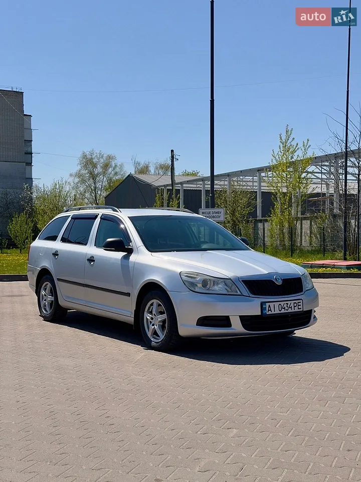 2010 Skoda Octavia - мініатюра 11