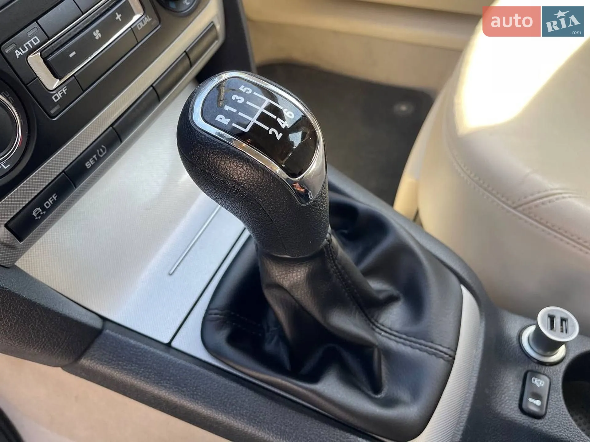 2010 Skoda Octavia - мініатюра 20