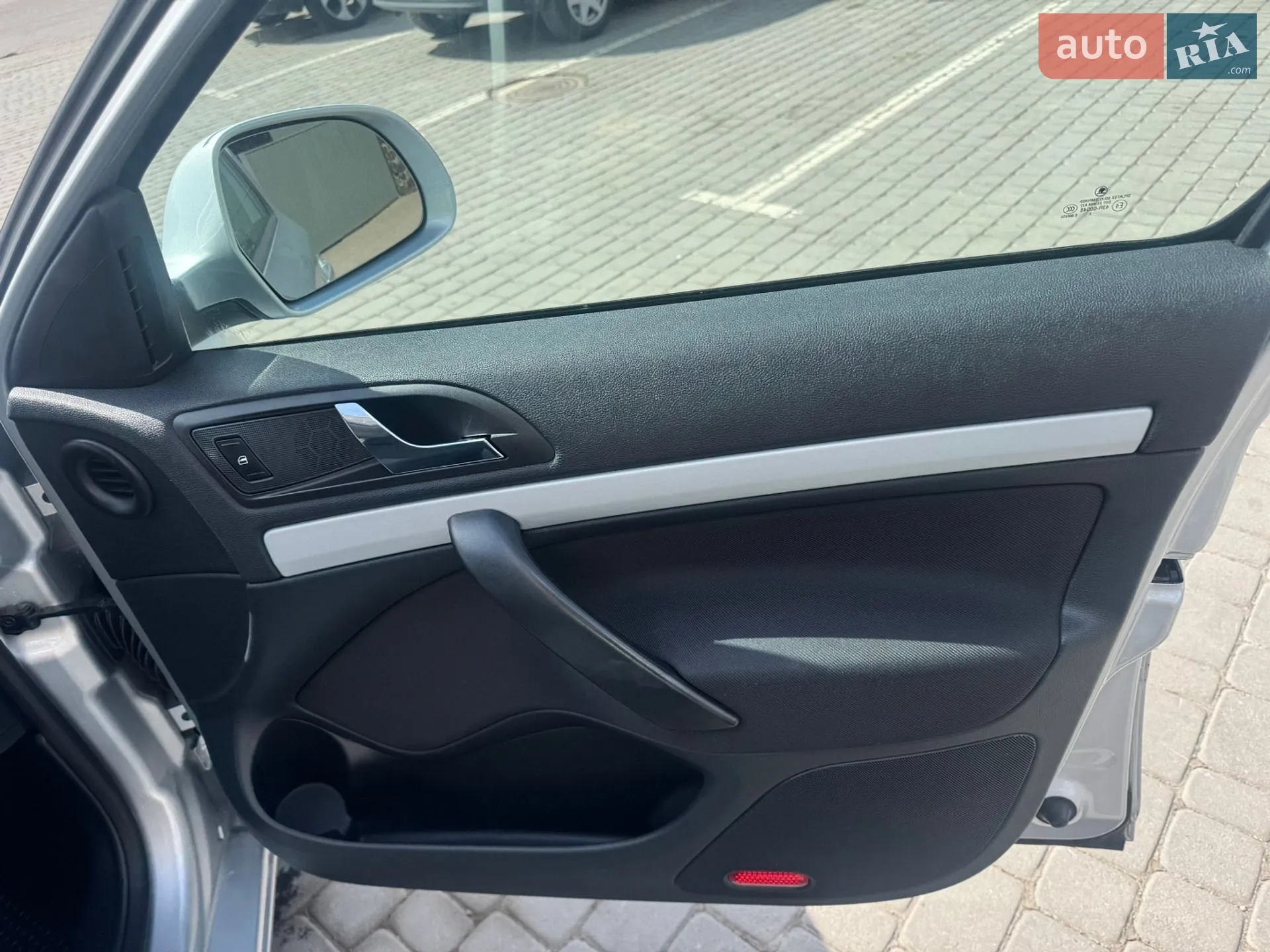 2010 Skoda Octavia - мініатюра 16