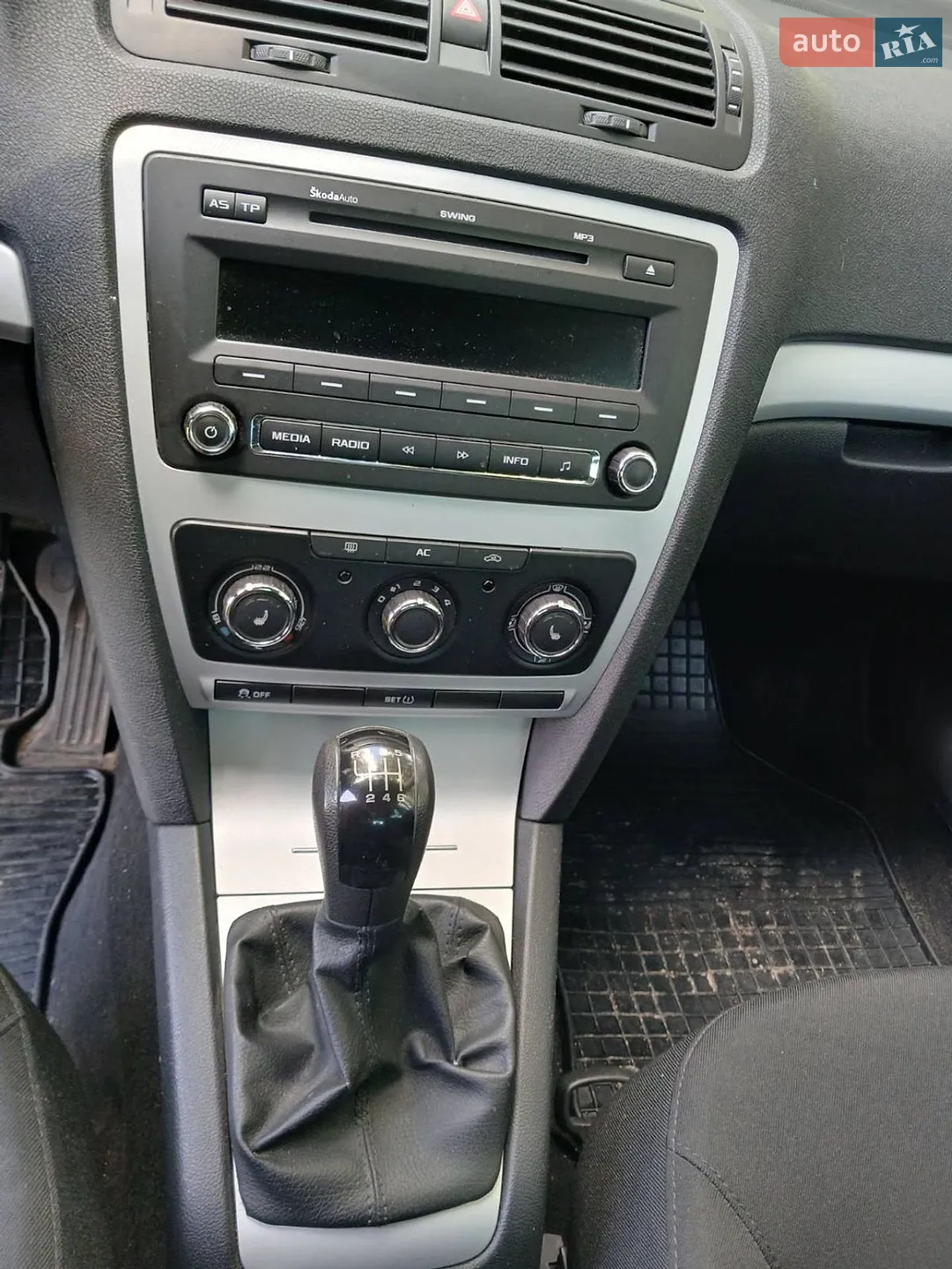 2010 Skoda Octavia - мініатюра 9