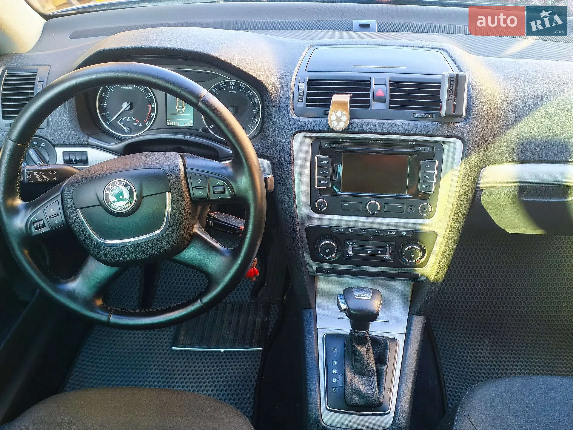 2010 Skoda Octavia - мініатюра 15