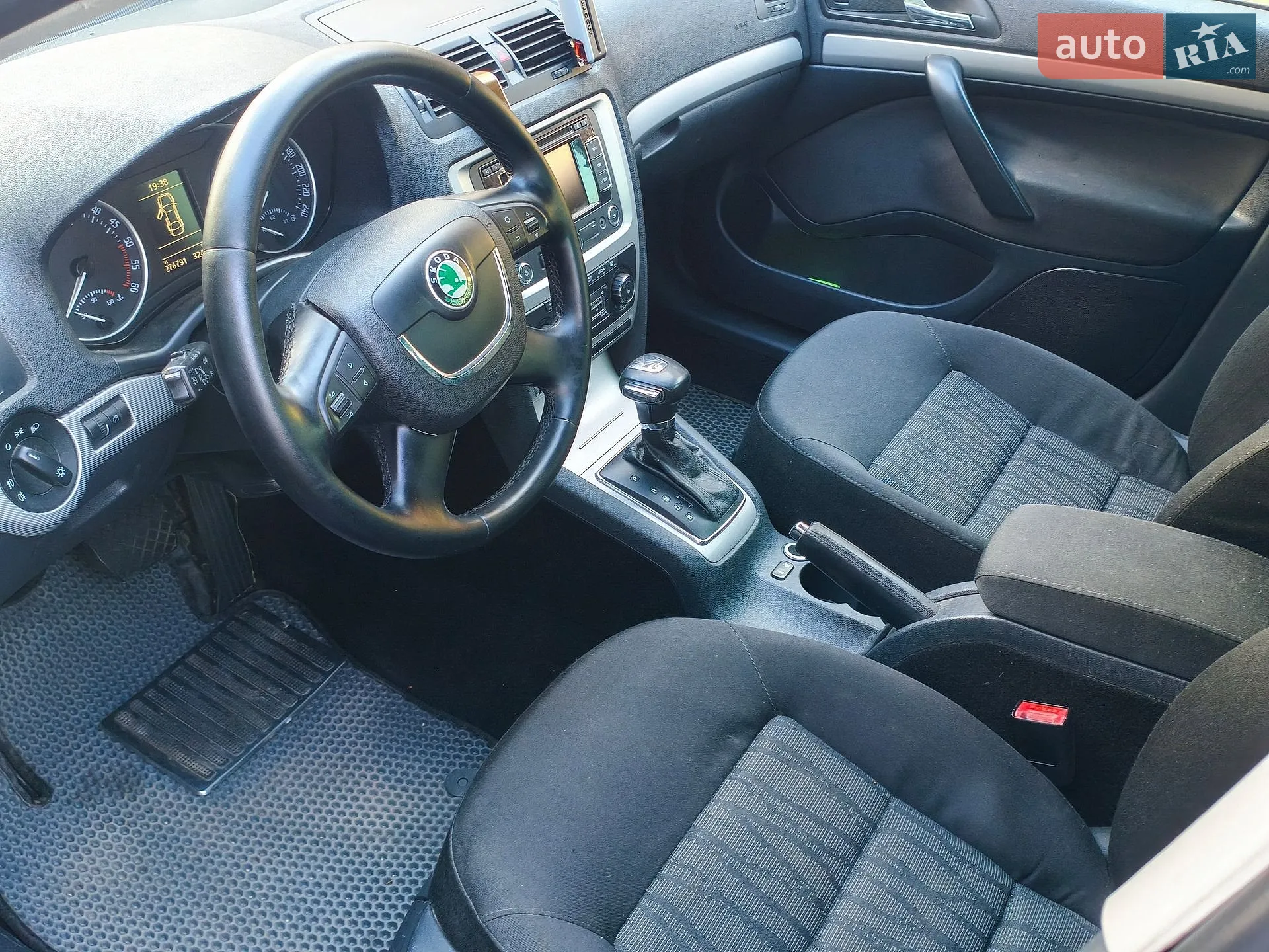 2010 Skoda Octavia - мініатюра 14