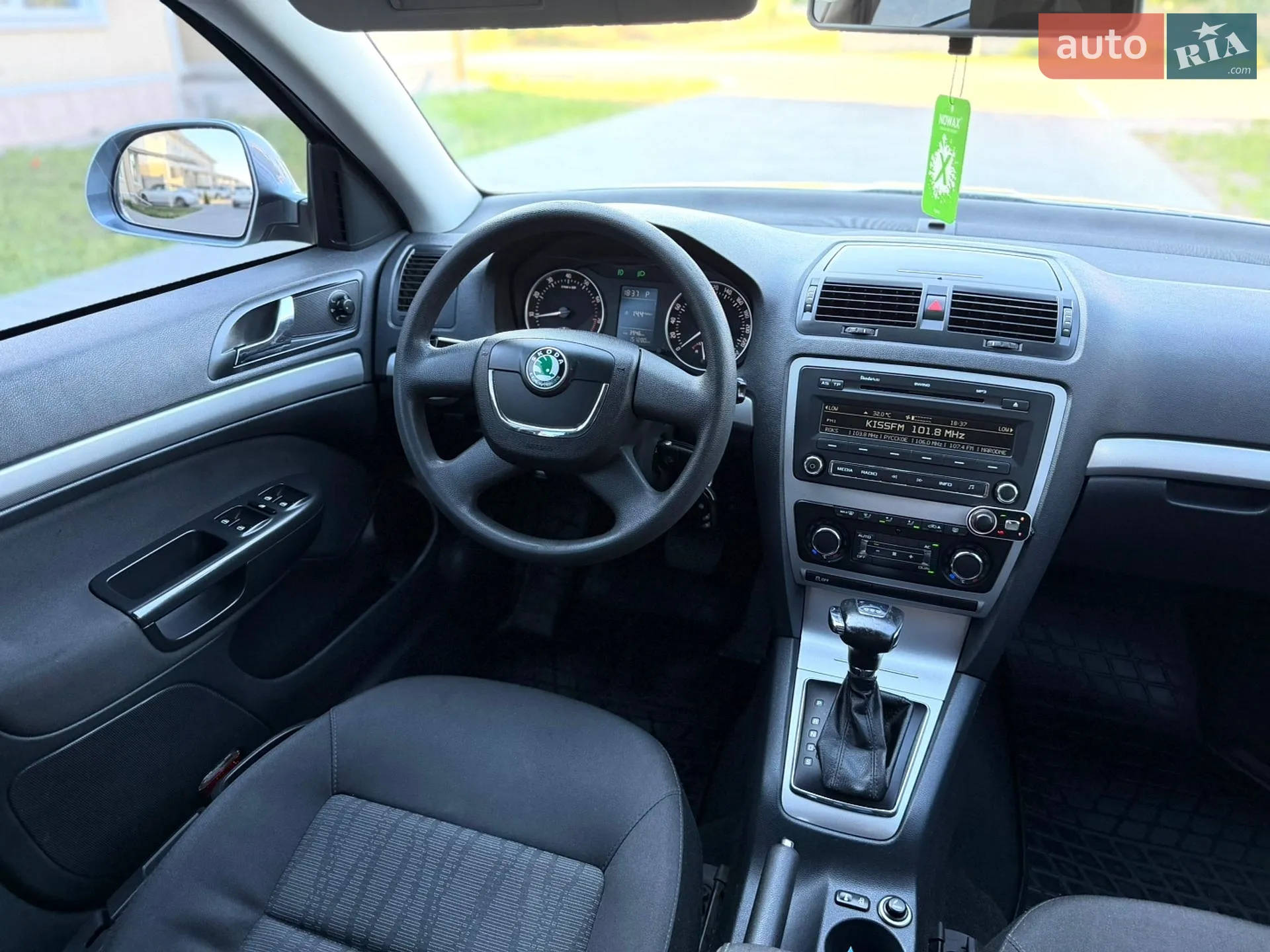 2011 Skoda Octavia - мініатюра 92
