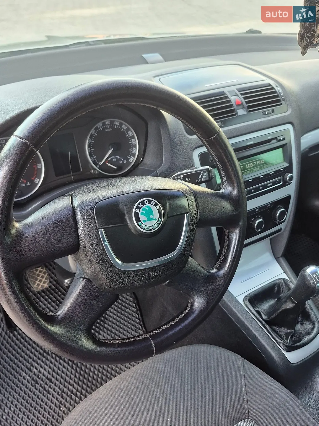 2010 Skoda Octavia - мініатюра 18