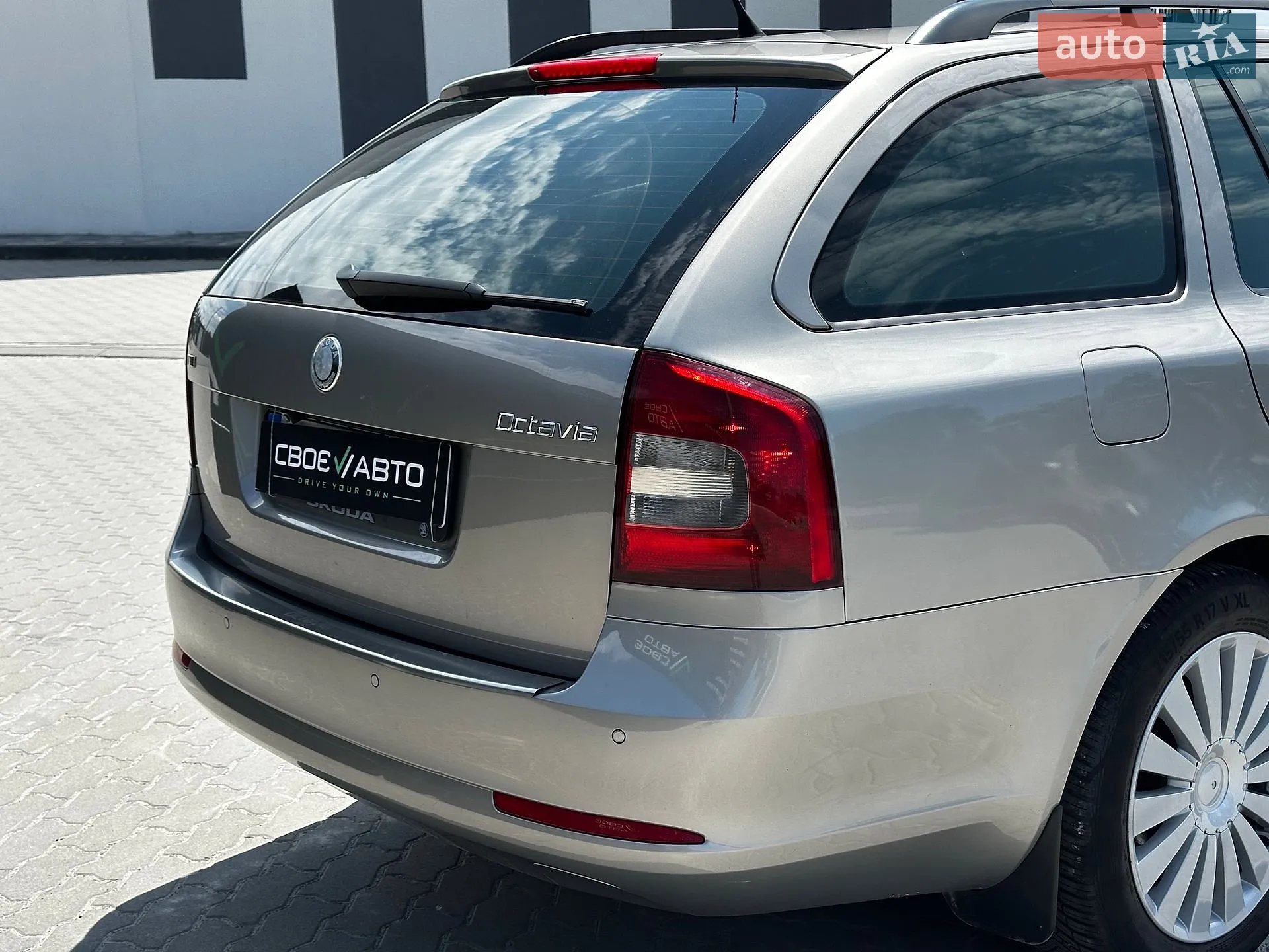 2011 Skoda Octavia - мініатюра 13