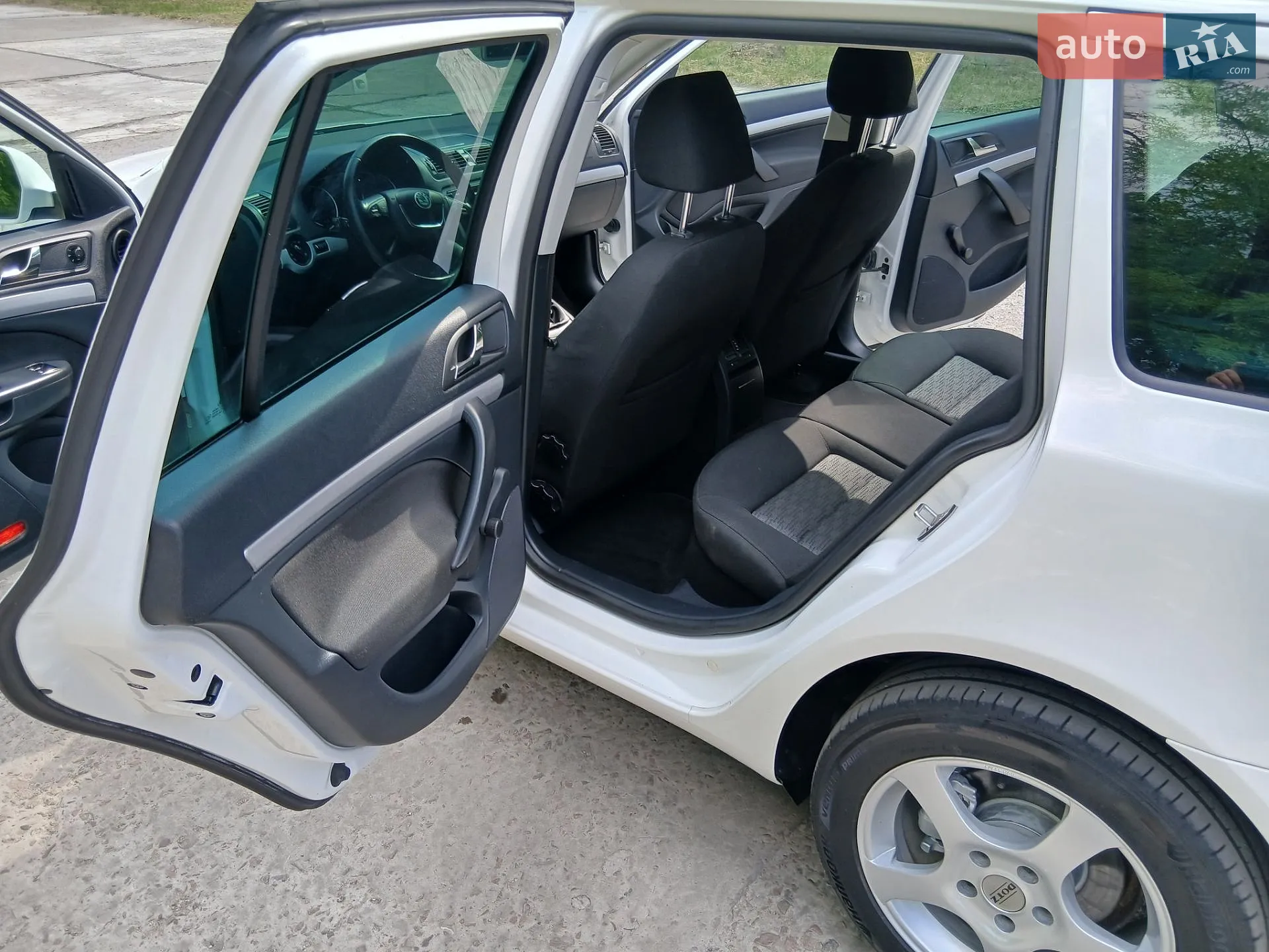2013 Skoda Octavia - мініатюра 26