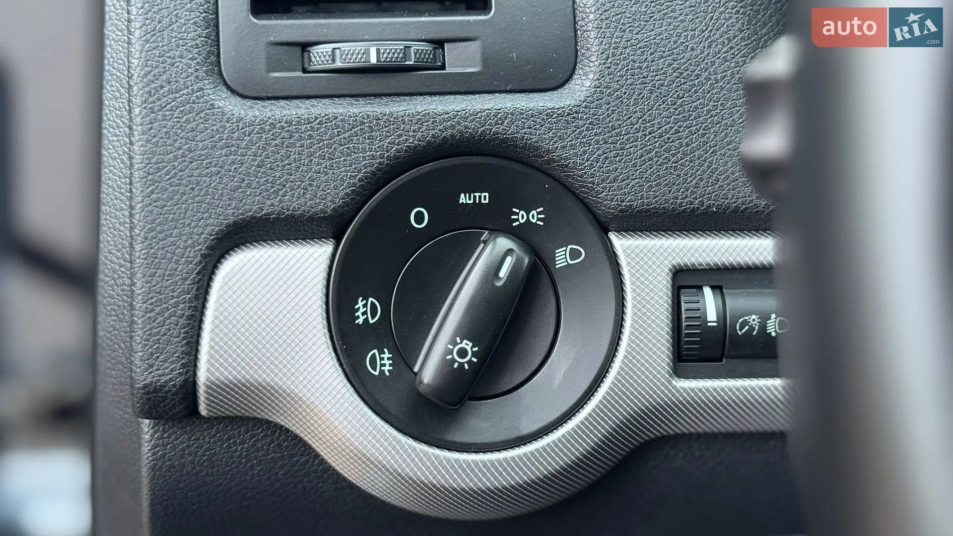 2011 Skoda Octavia - мініатюра 23