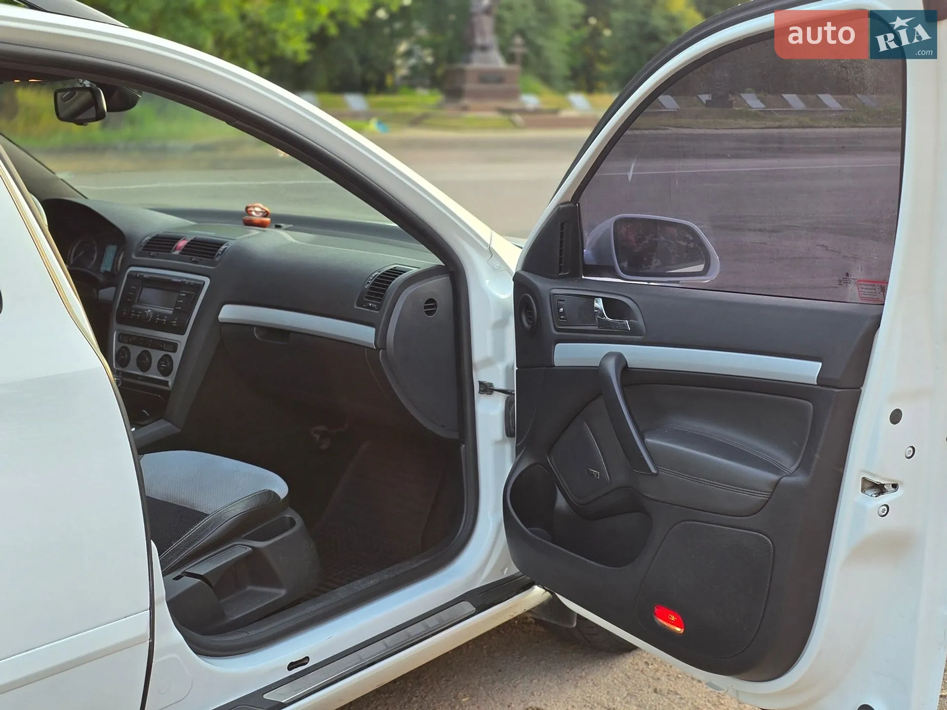 Skoda Octavia 2008 VIN TMBUH61Z782197338 фото оголошення 12 з 23