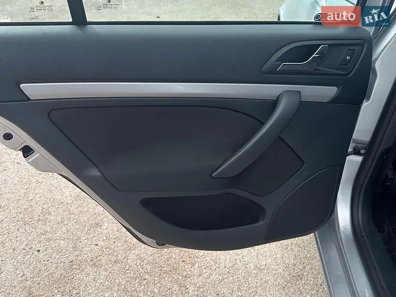 Skoda Octavia 2012 VIN TMBBE61ZXD2024892 фото оголошення 8 з 58