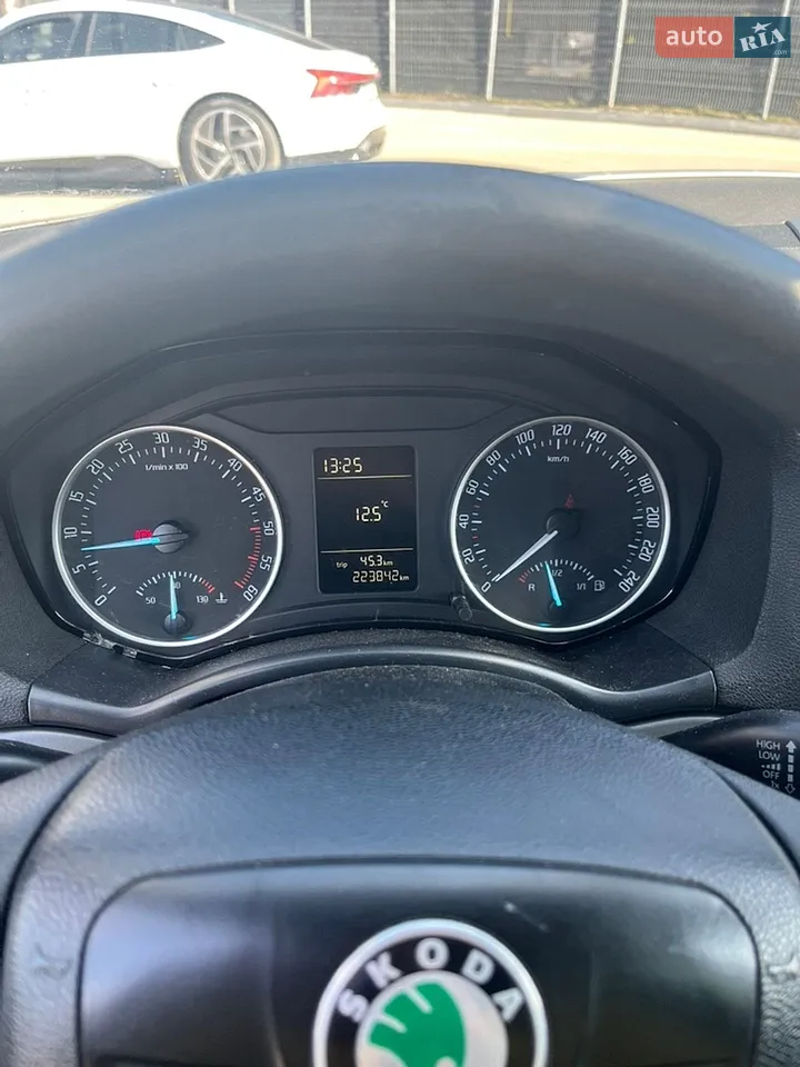 2011 Skoda Octavia - мініатюра 16