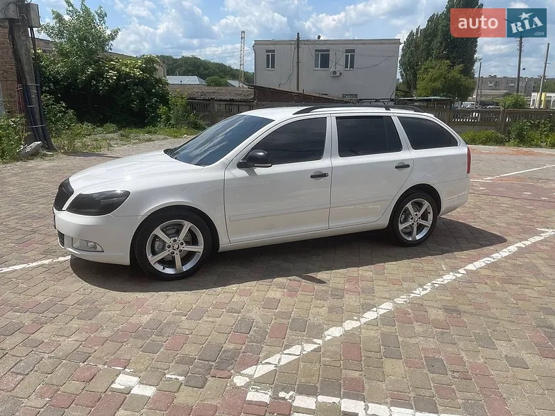 Skoda Octavia 2011 VIN TMBTTC1Z9C2024762 фото оголошення 5 з 57