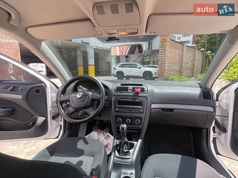 Skoda Octavia 2011 VIN TMBTTC1Z9C2024762 фото оголошення 12 з 57