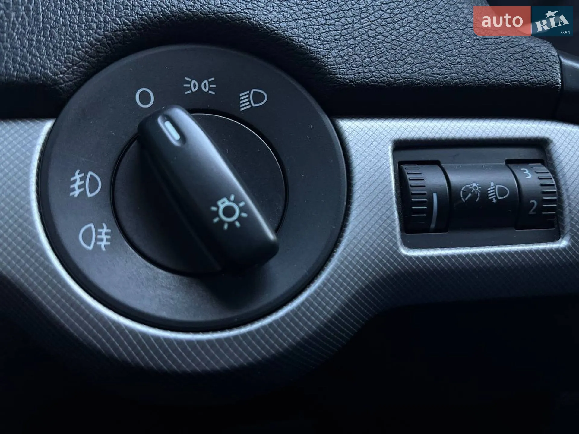2010 Skoda Octavia - мініатюра 18