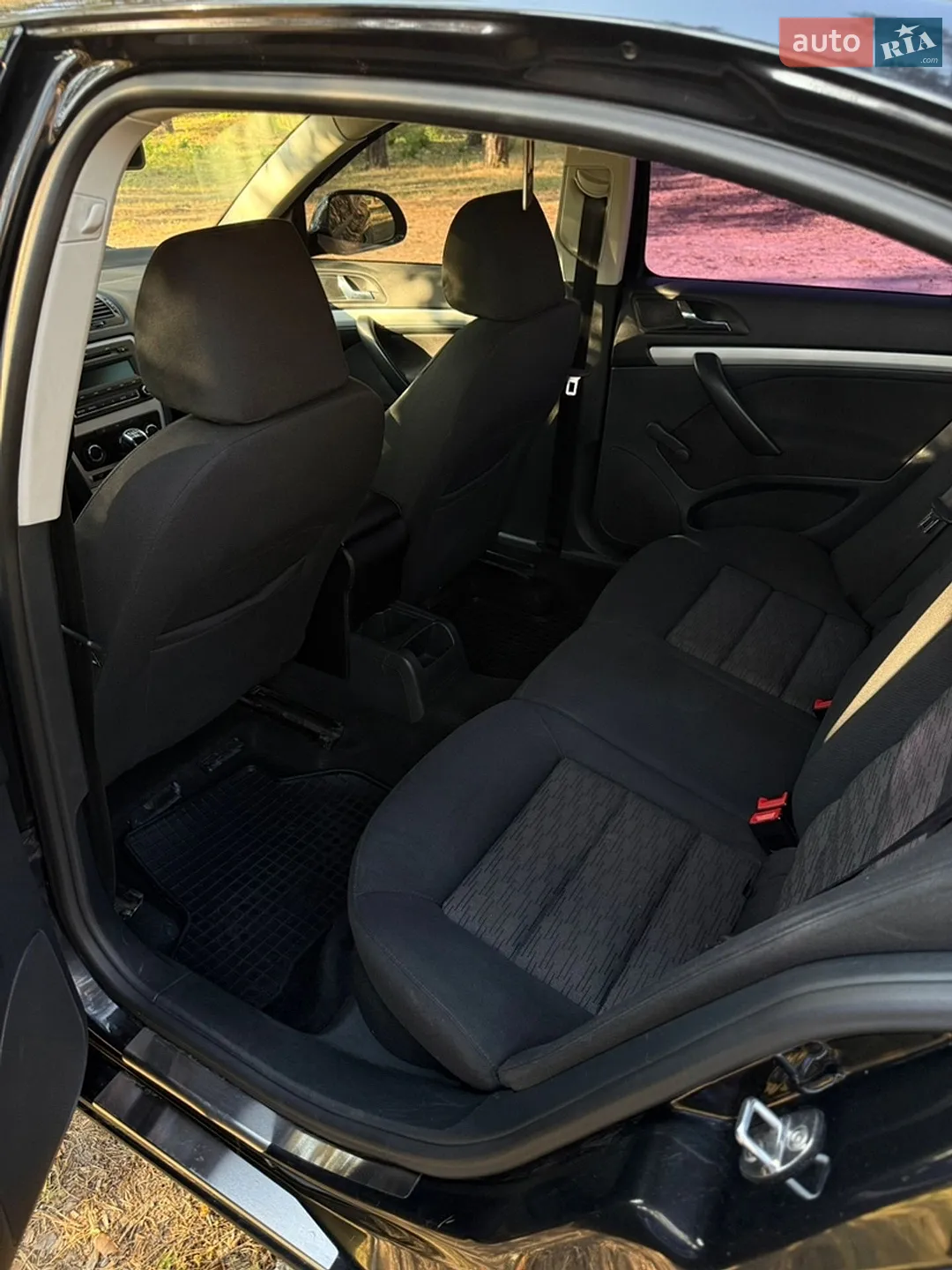 2010 Skoda Octavia - мініатюра 13