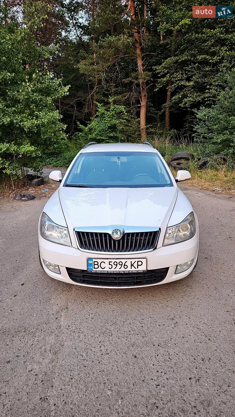 2010 Skoda Octavia - мініатюра 2