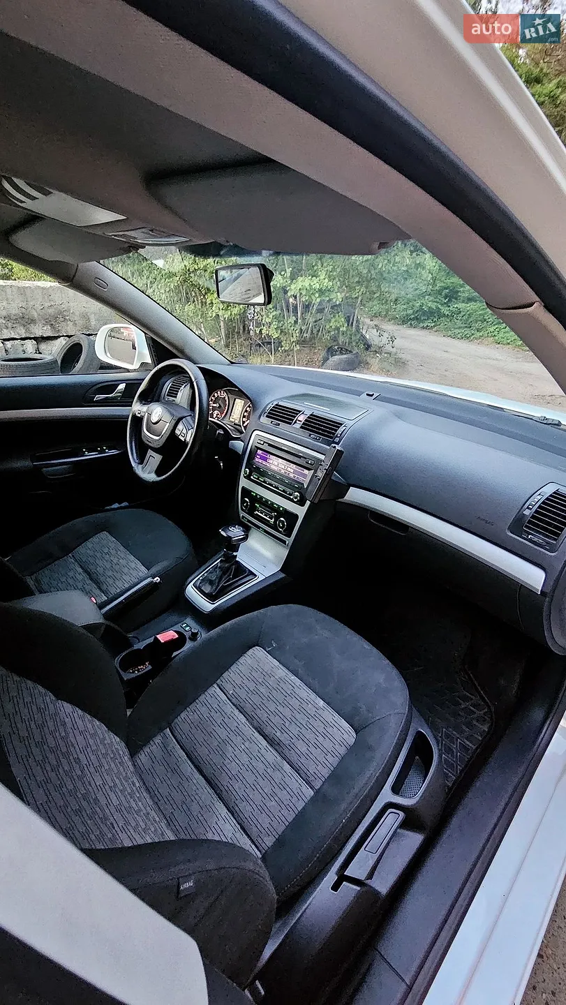 2010 Skoda Octavia - мініатюра 28