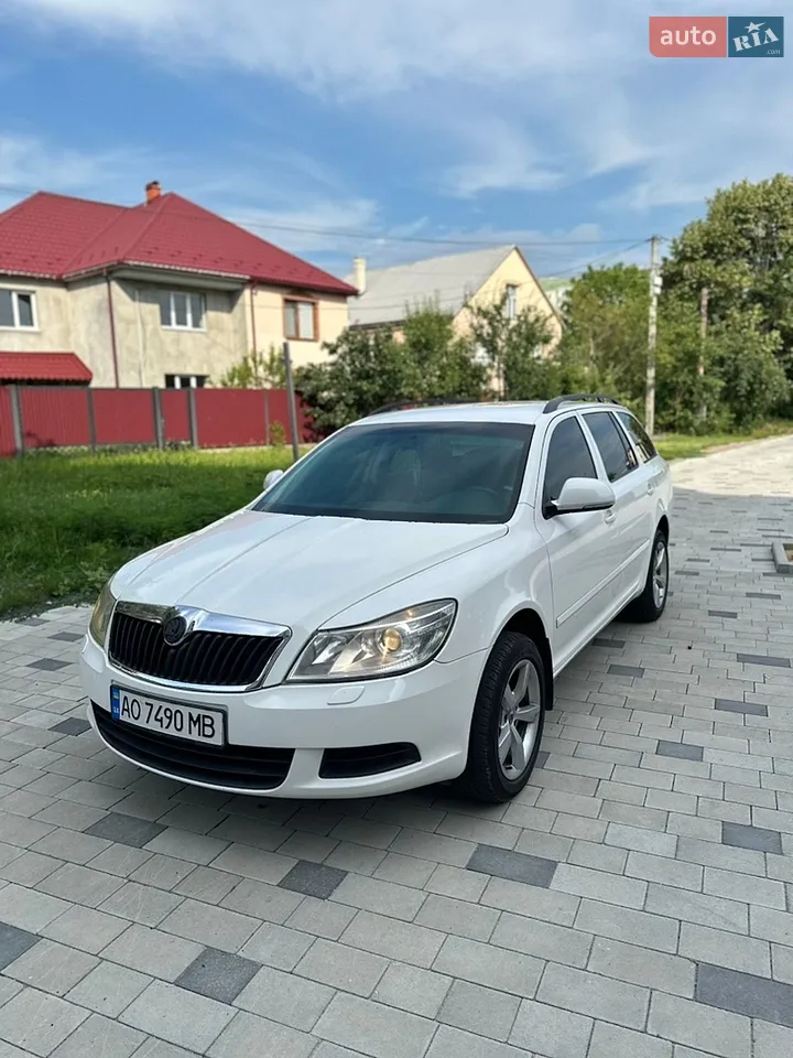 2010 Skoda Octavia - мініатюра 16