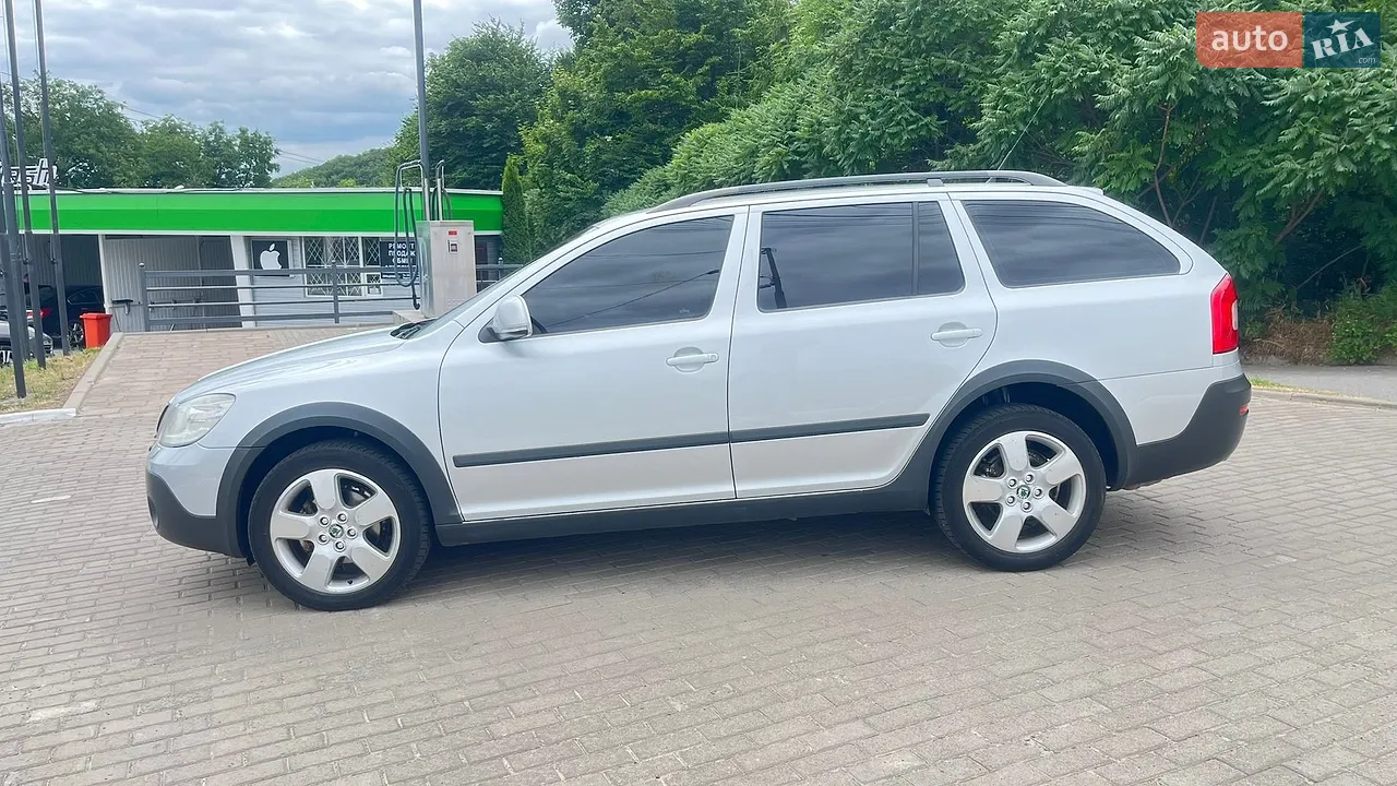 2010 Skoda Octavia - мініатюра 12