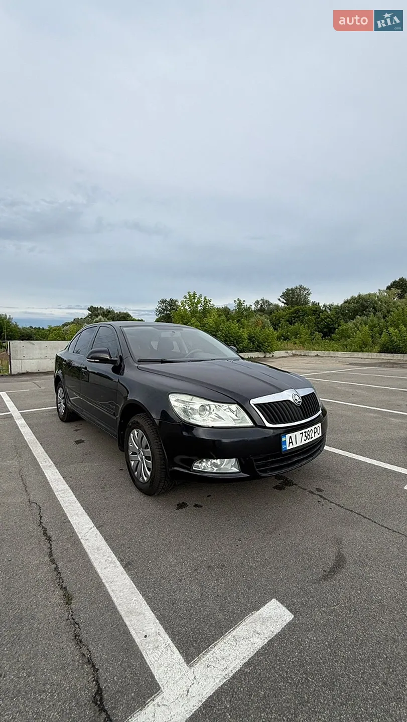 2010 Skoda Octavia - мініатюра 2