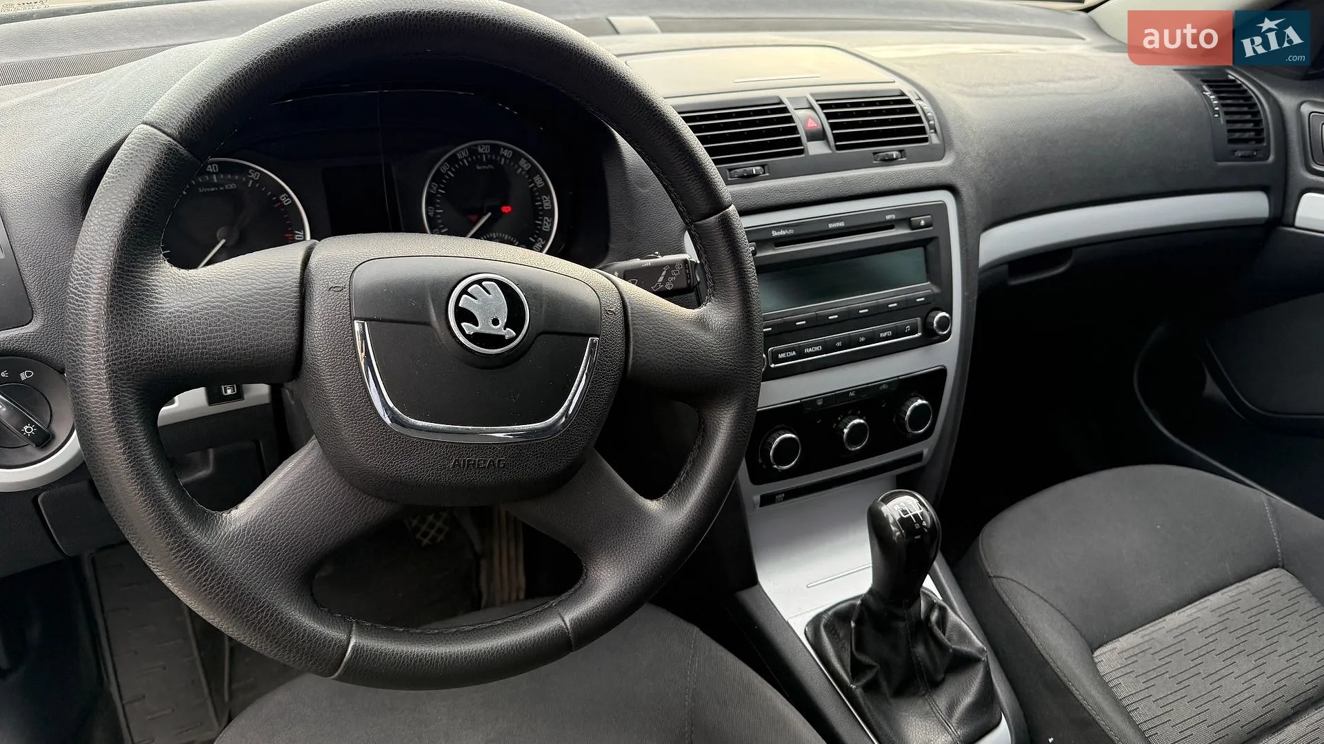 2010 Skoda Octavia - мініатюра 13