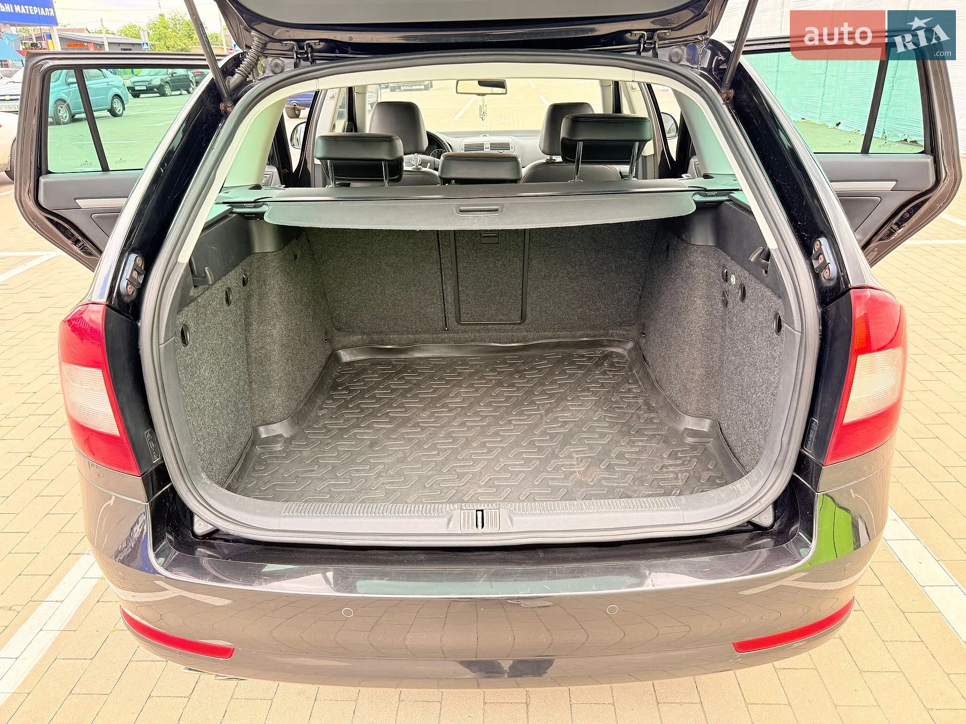 2010 Skoda Octavia - мініатюра 66