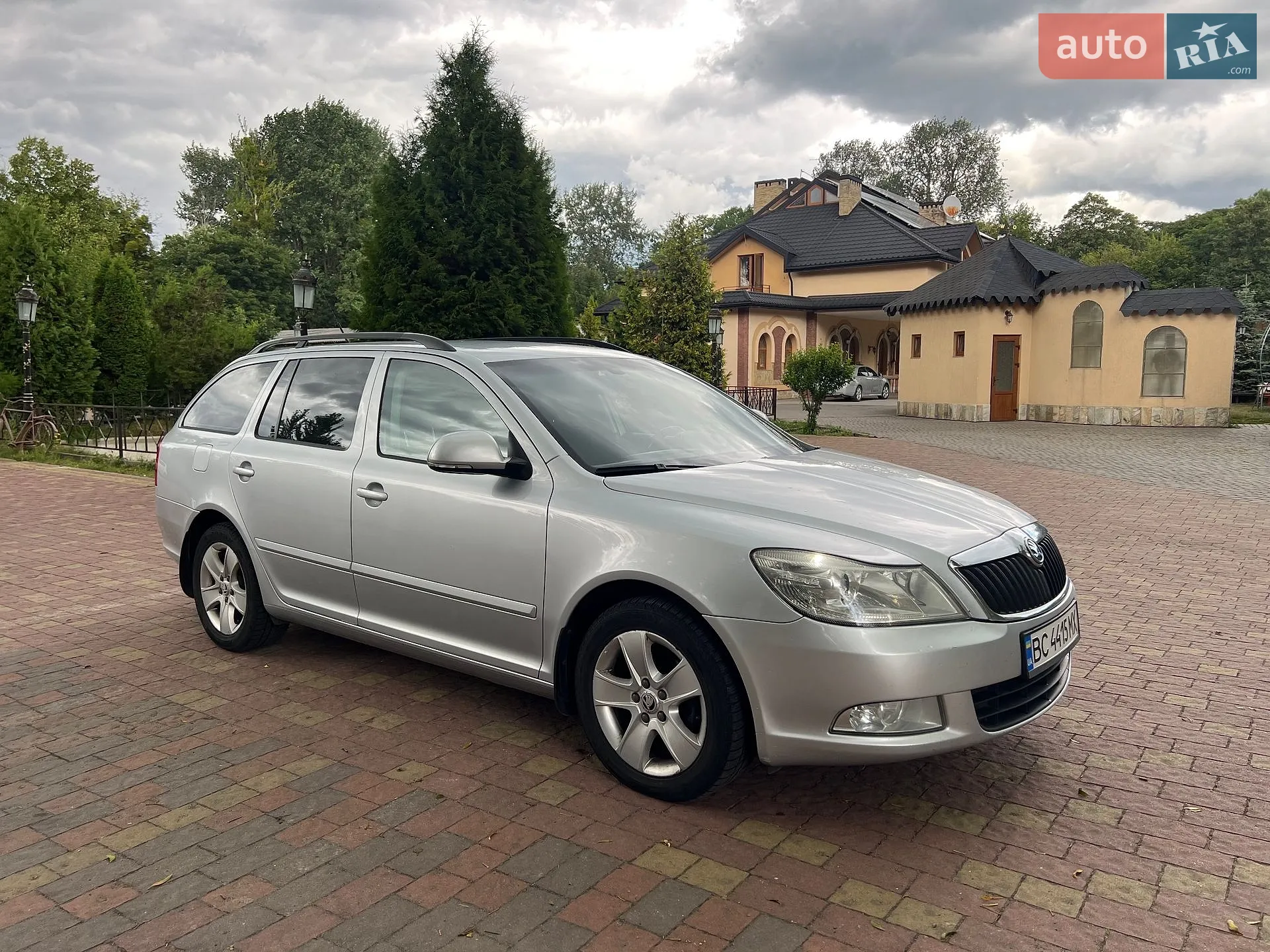 2010 Skoda Octavia - мініатюра 2