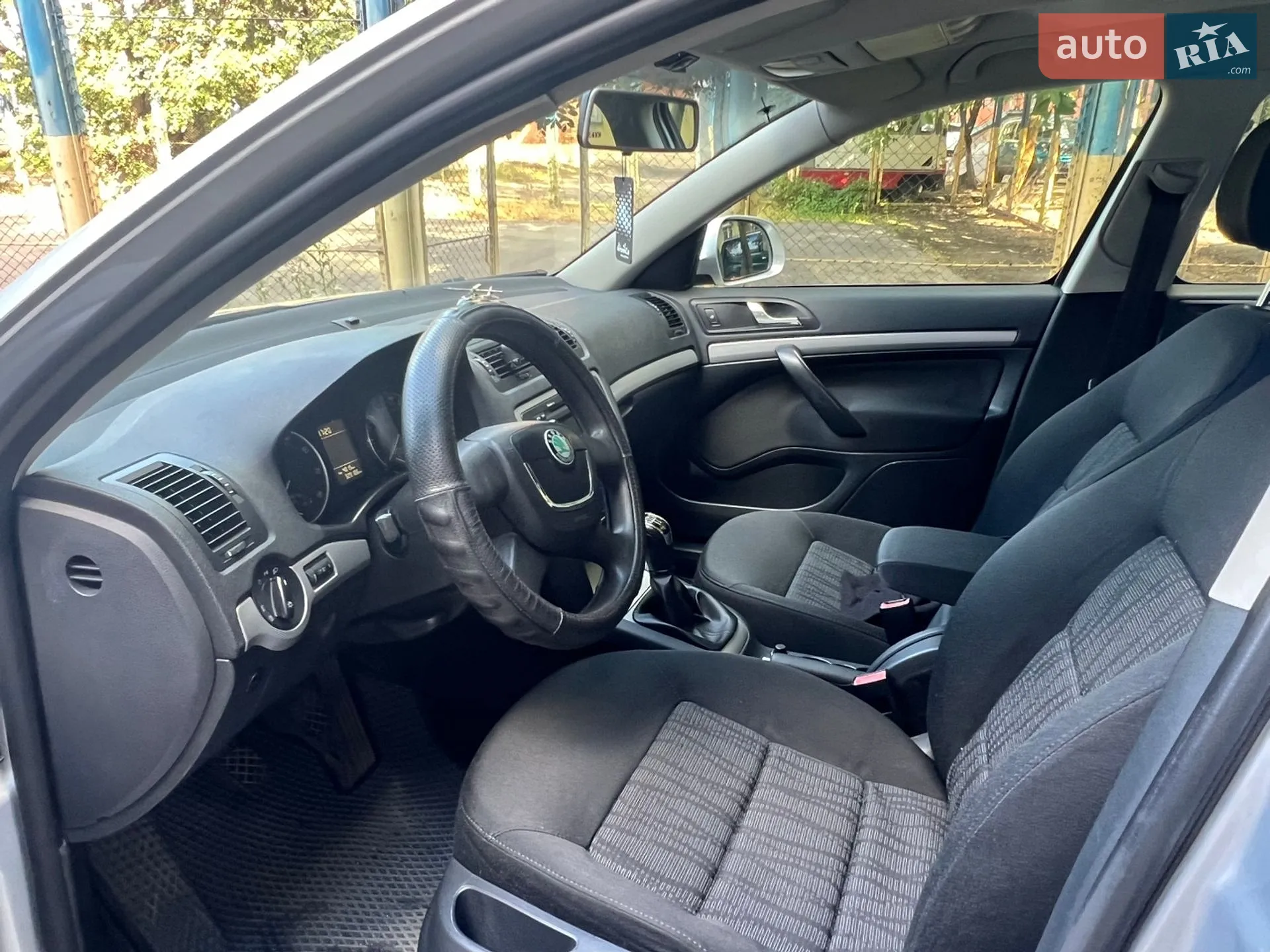 2010 Skoda Octavia - мініатюра 35