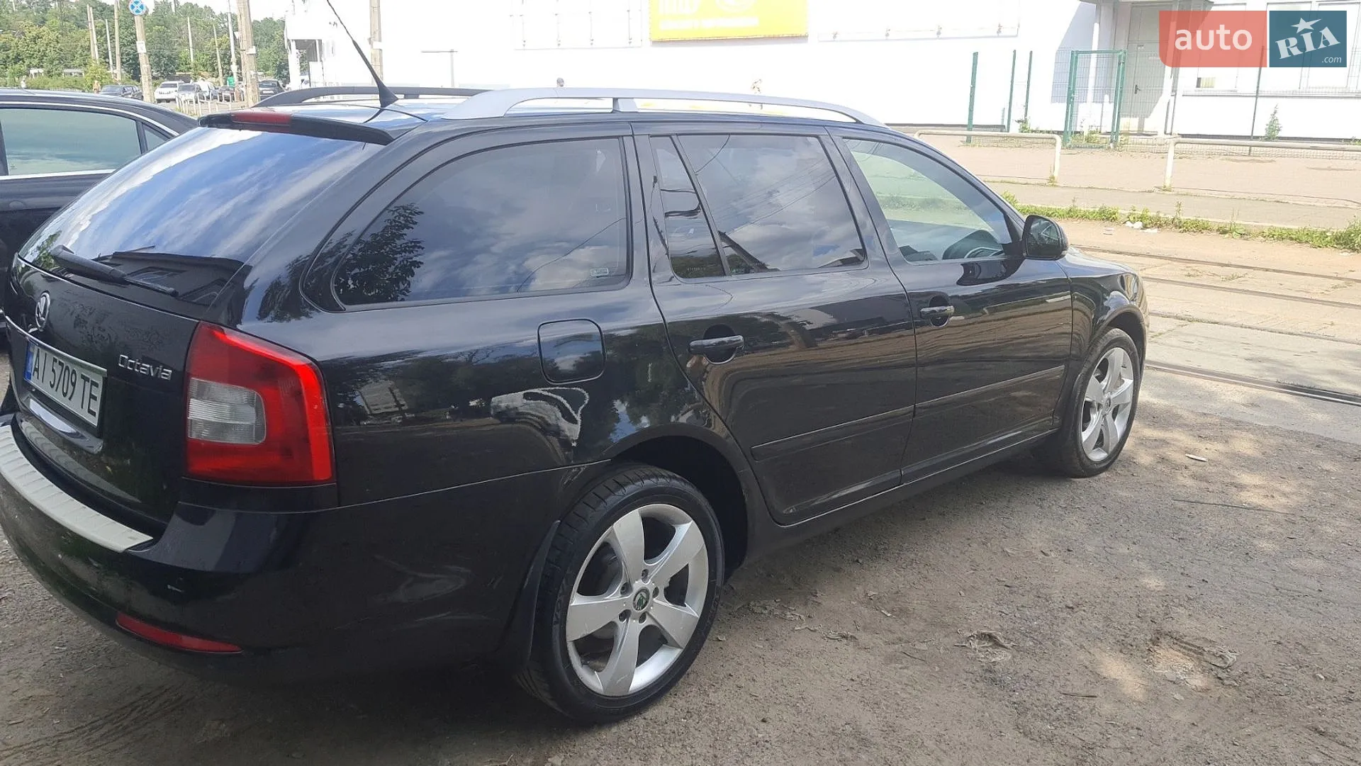 2010 Skoda Octavia - мініатюра 3