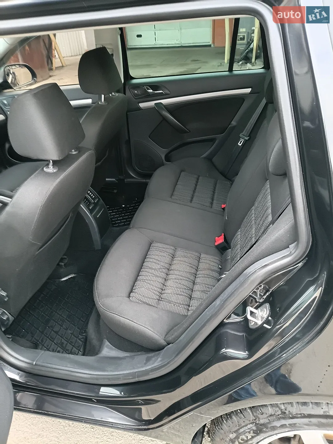 2010 Skoda Octavia - мініатюра 7