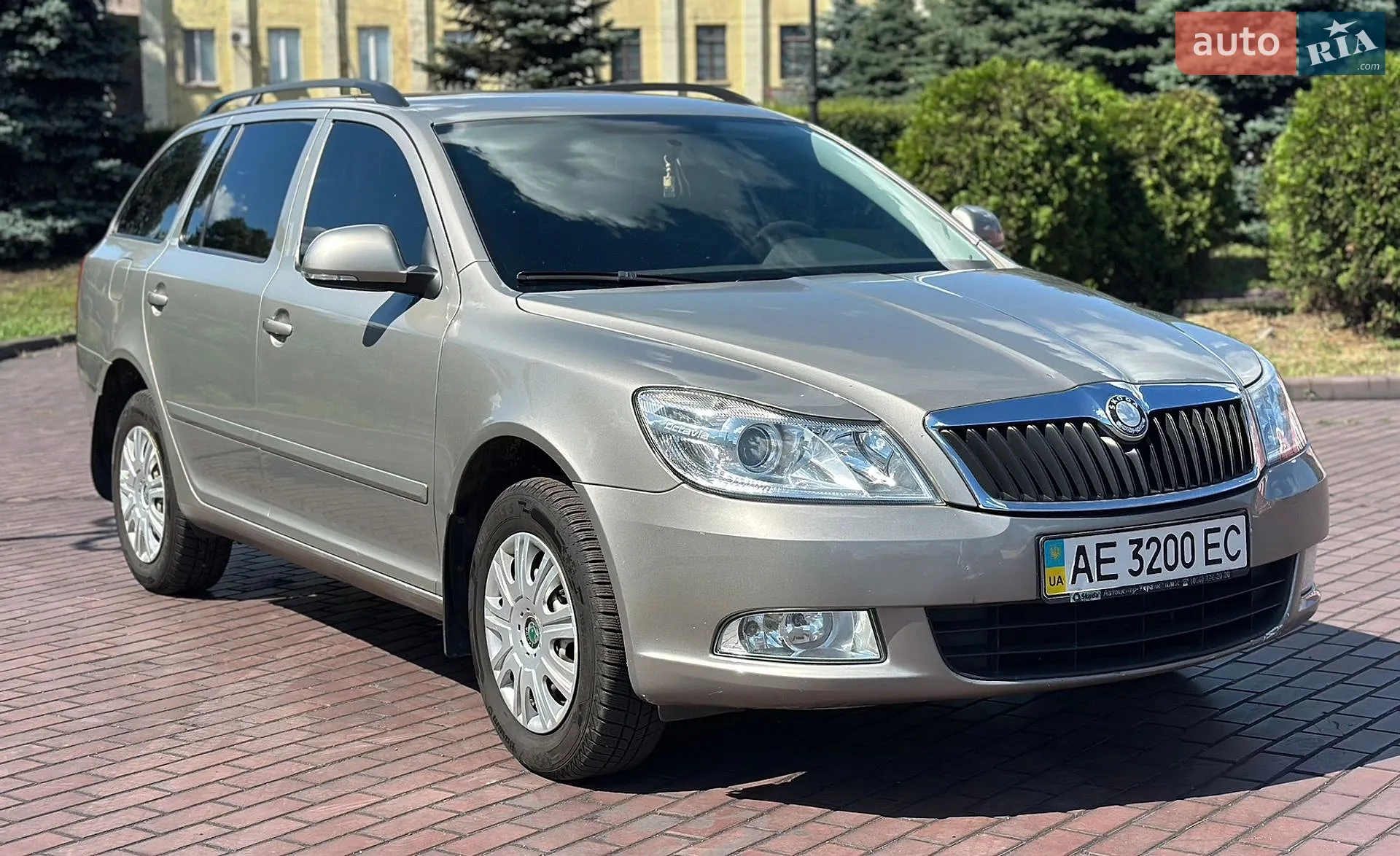 2010 Skoda Octavia - мініатюра 3