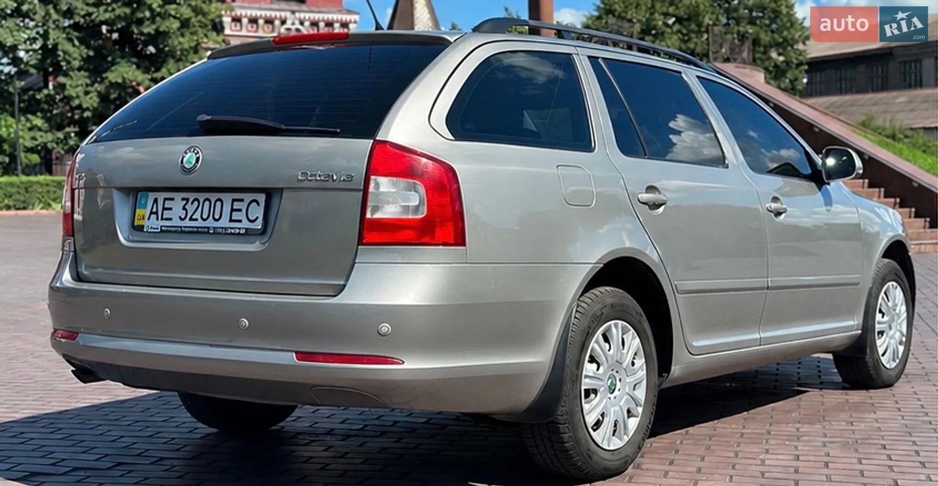 2010 Skoda Octavia - мініатюра 5