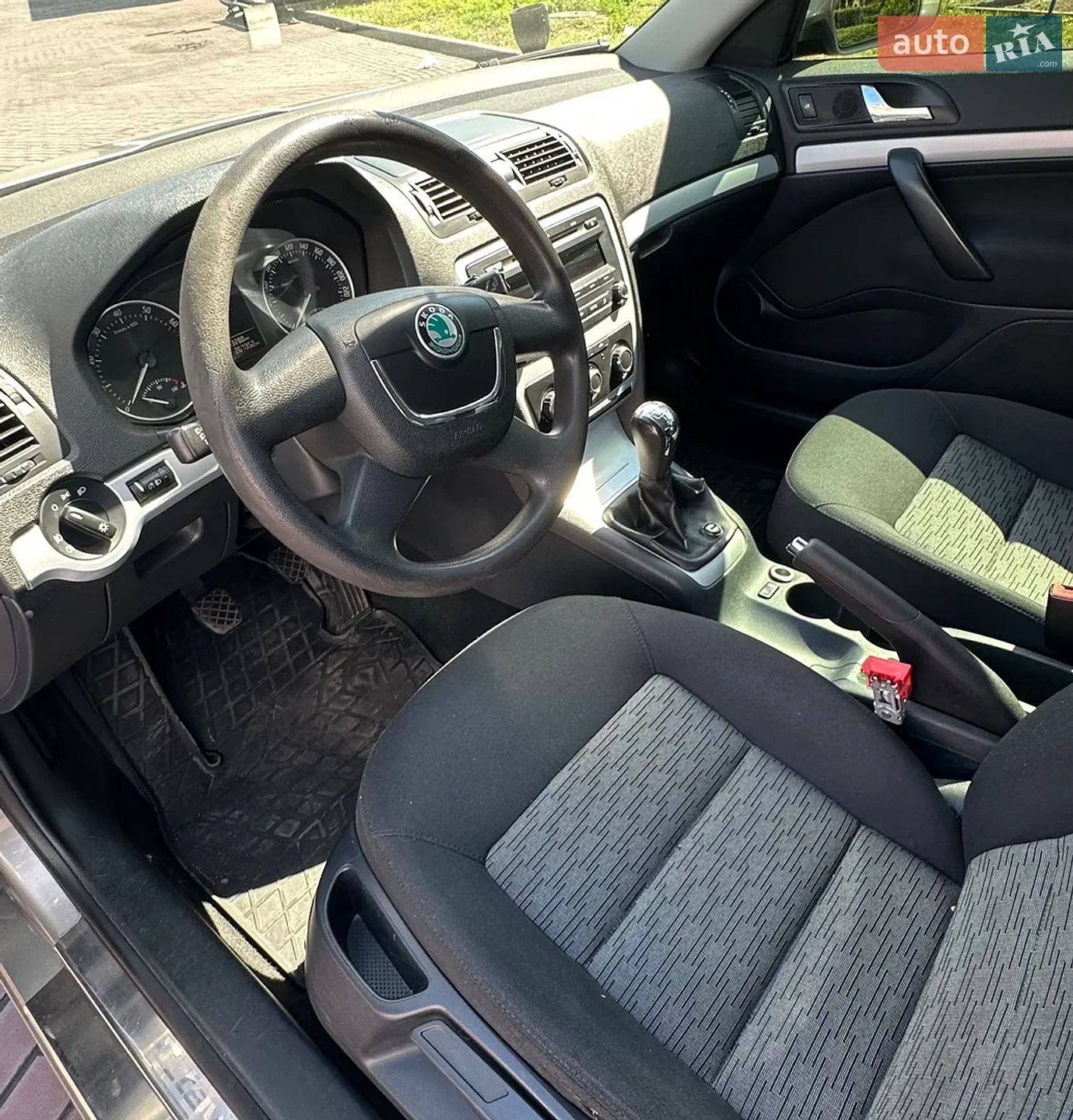 2010 Skoda Octavia - мініатюра 9