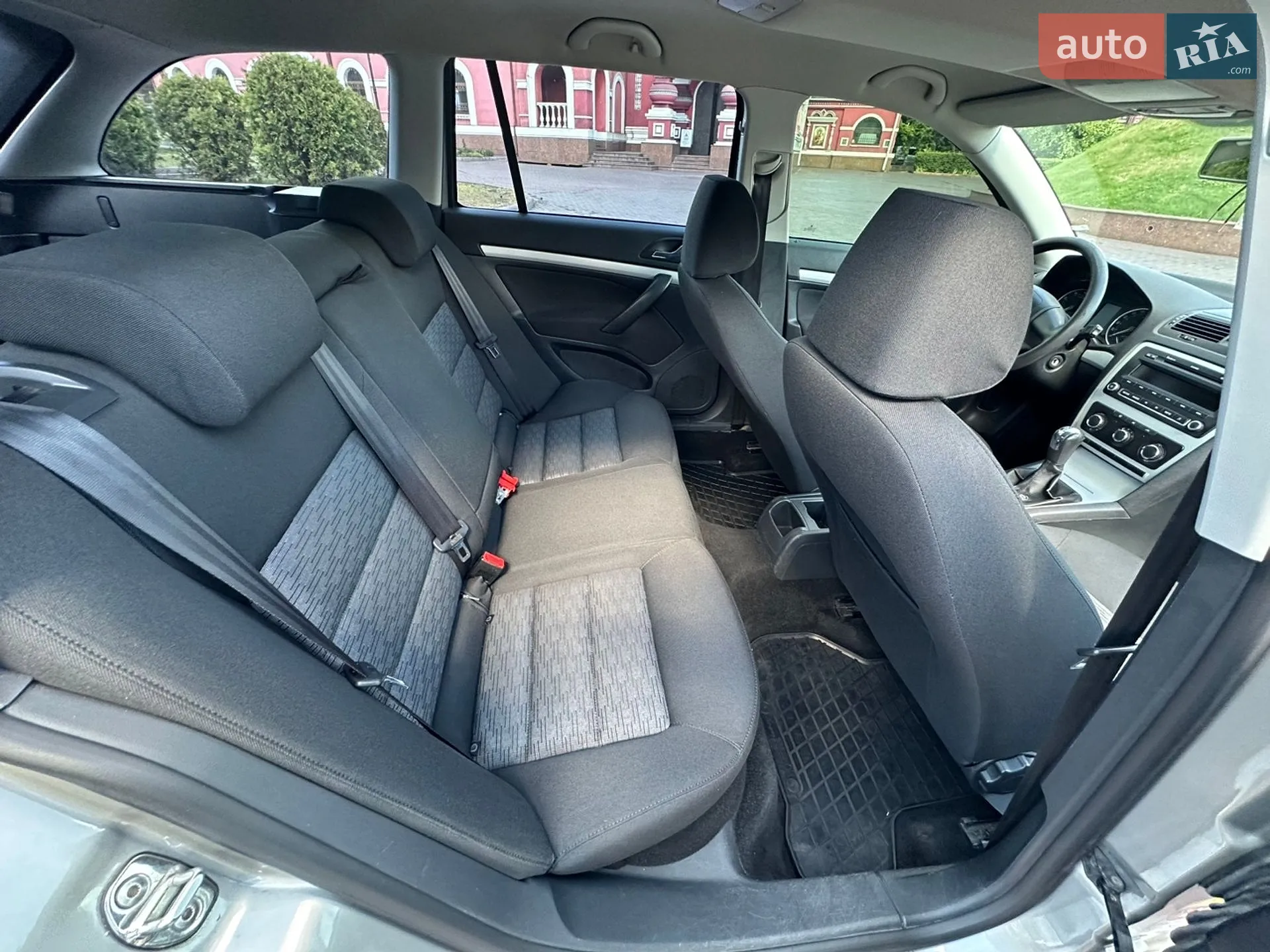 2010 Skoda Octavia - мініатюра 13
