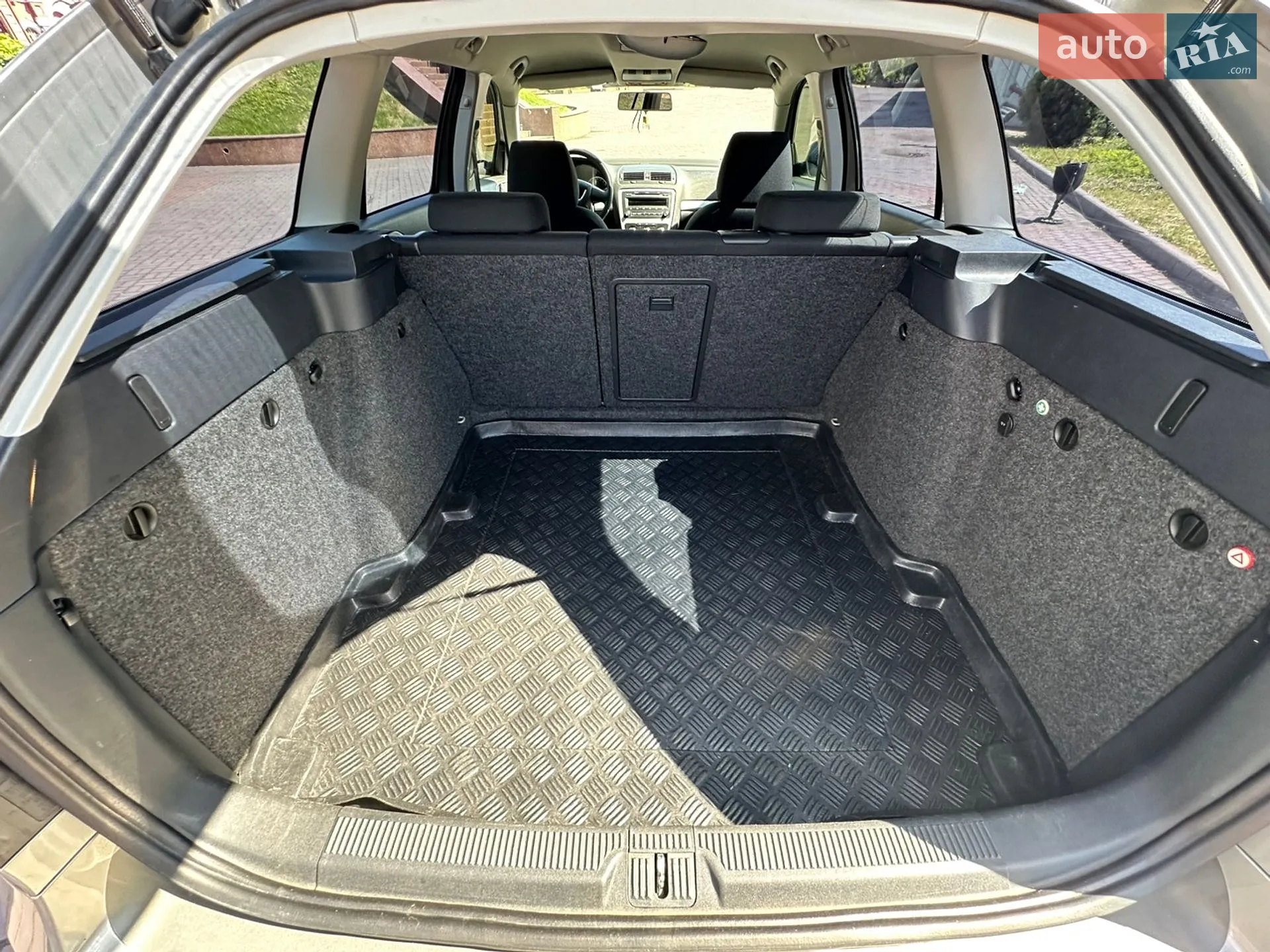 2010 Skoda Octavia - мініатюра 24