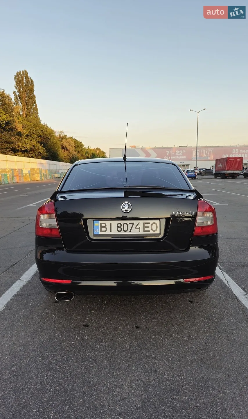 2011 Skoda Octavia - мініатюра 2
