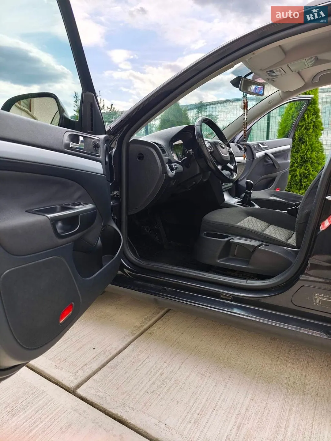 2010 Skoda Octavia - мініатюра 13