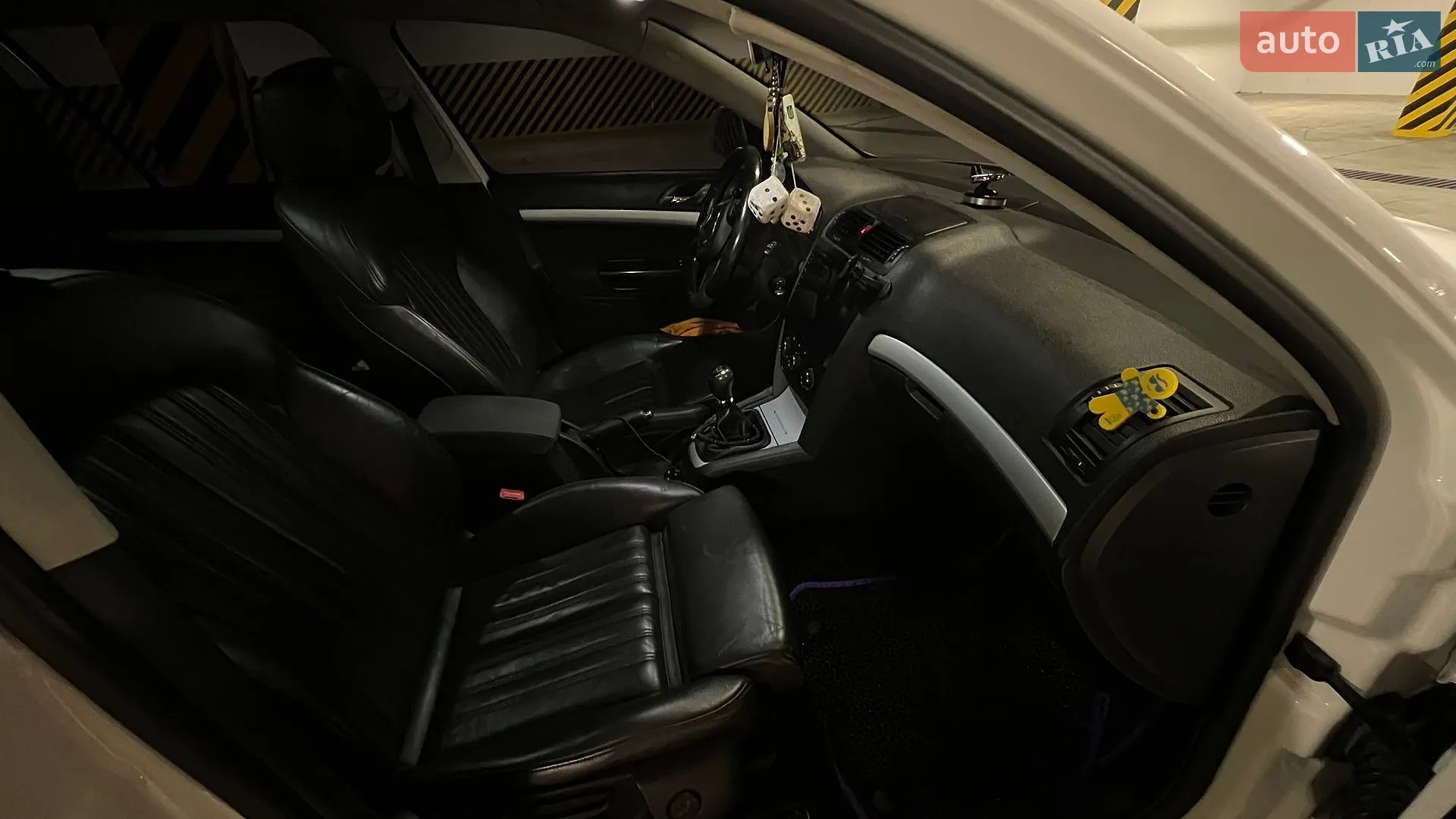 2010 Skoda Octavia - мініатюра 23