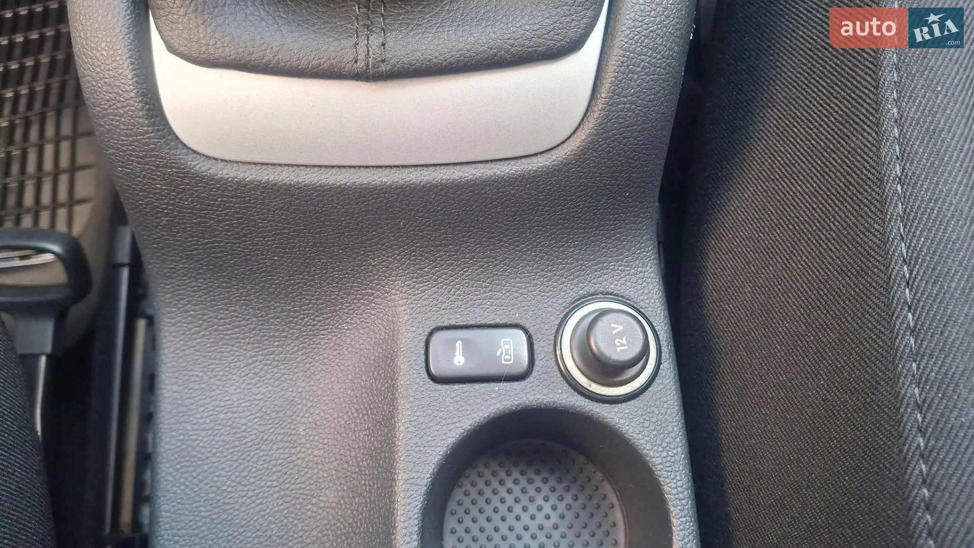 2010 Skoda Octavia - мініатюра 22