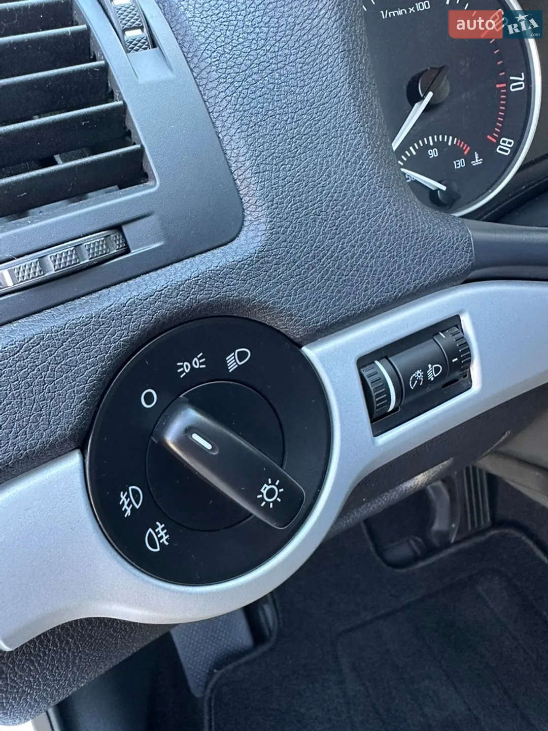 2011 Skoda Octavia - мініатюра 23