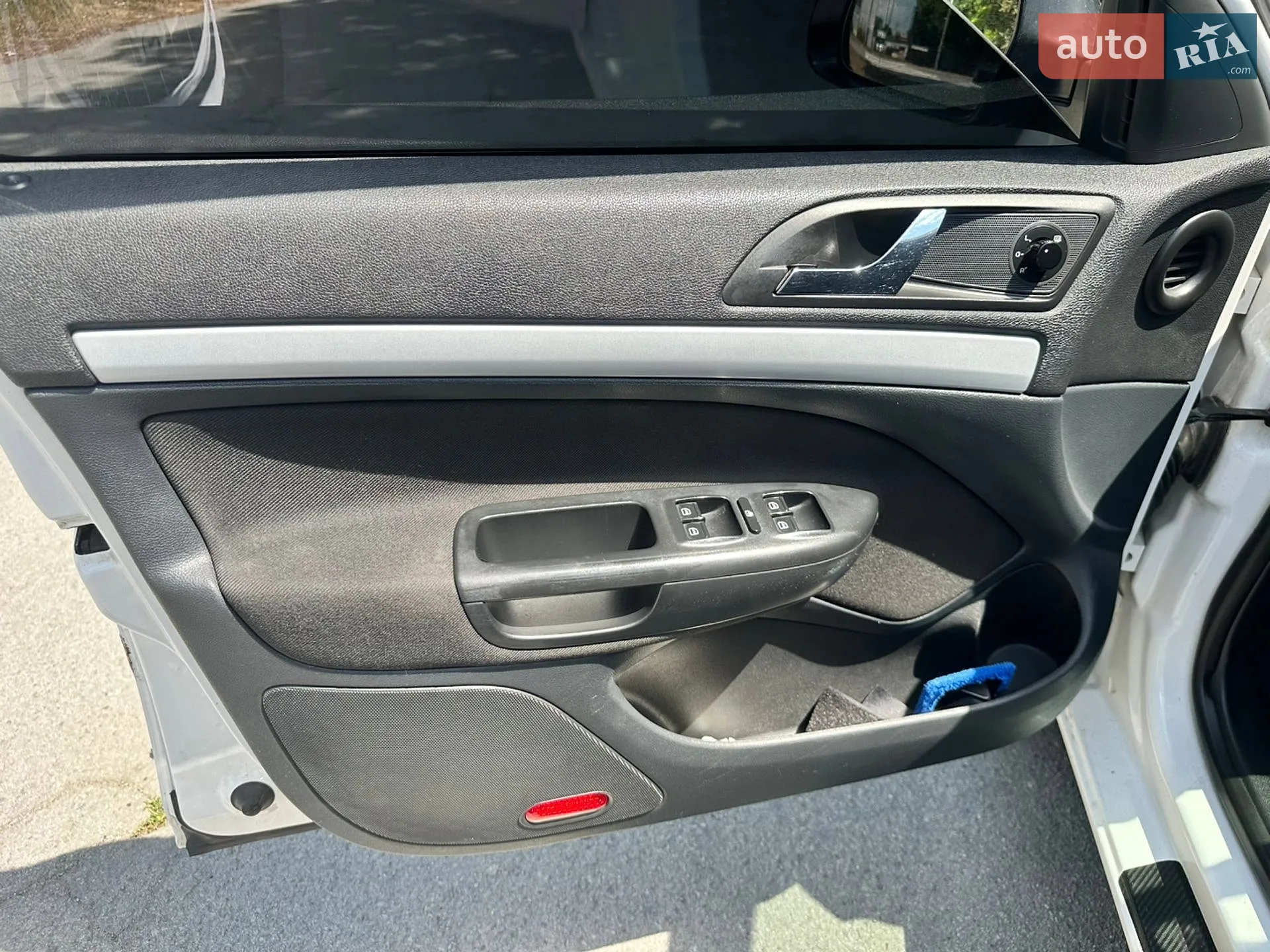 Skoda Octavia 2010 VIN TMBHT61Z4B2026392 фото оголошення 9 з 11