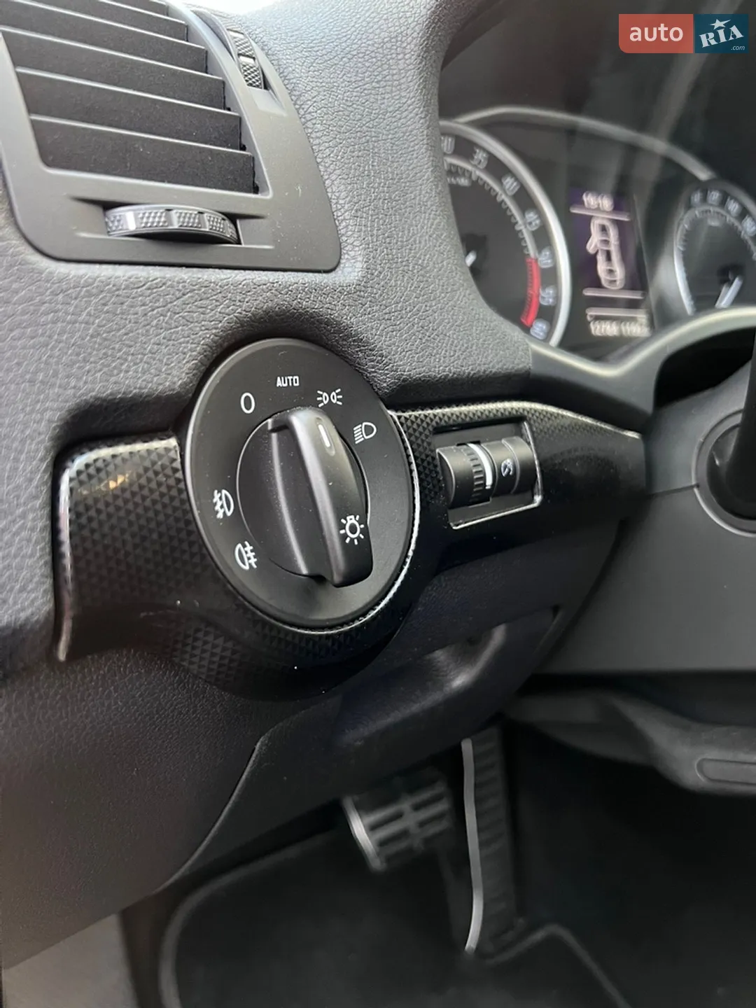 2012 Skoda Octavia - мініатюра 38